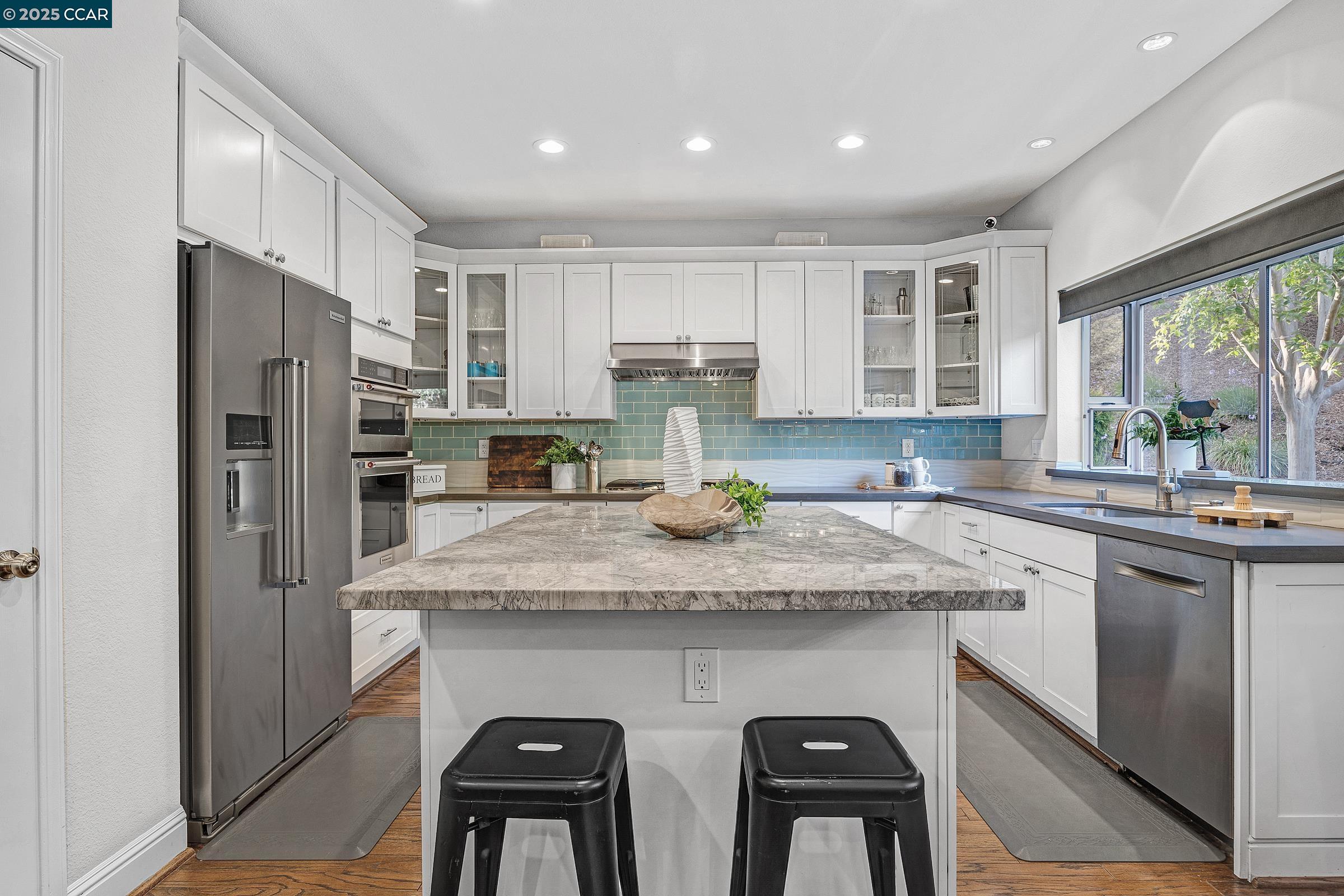 Detail Gallery Image 7 of 36 For 100 Bedford Ct, Danville,  CA 94506 - 5 Beds | 3 Baths