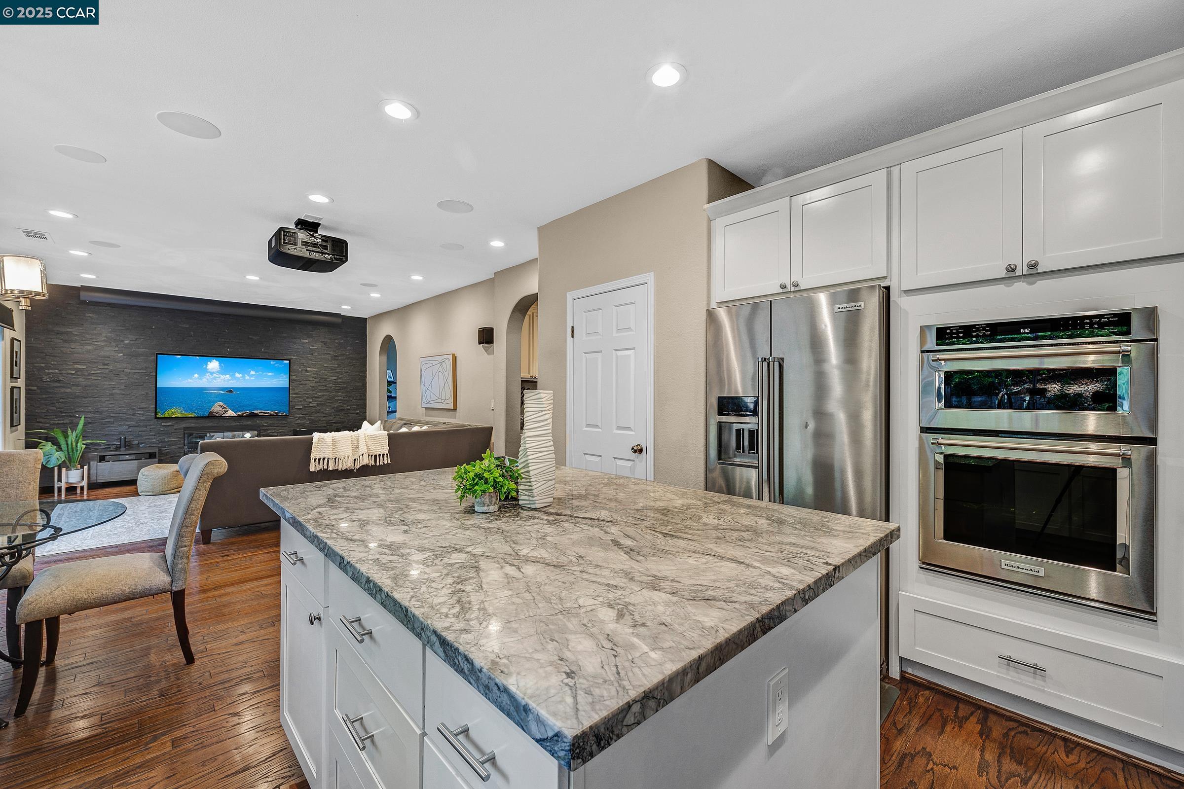 Detail Gallery Image 8 of 36 For 100 Bedford Ct, Danville,  CA 94506 - 5 Beds | 3 Baths