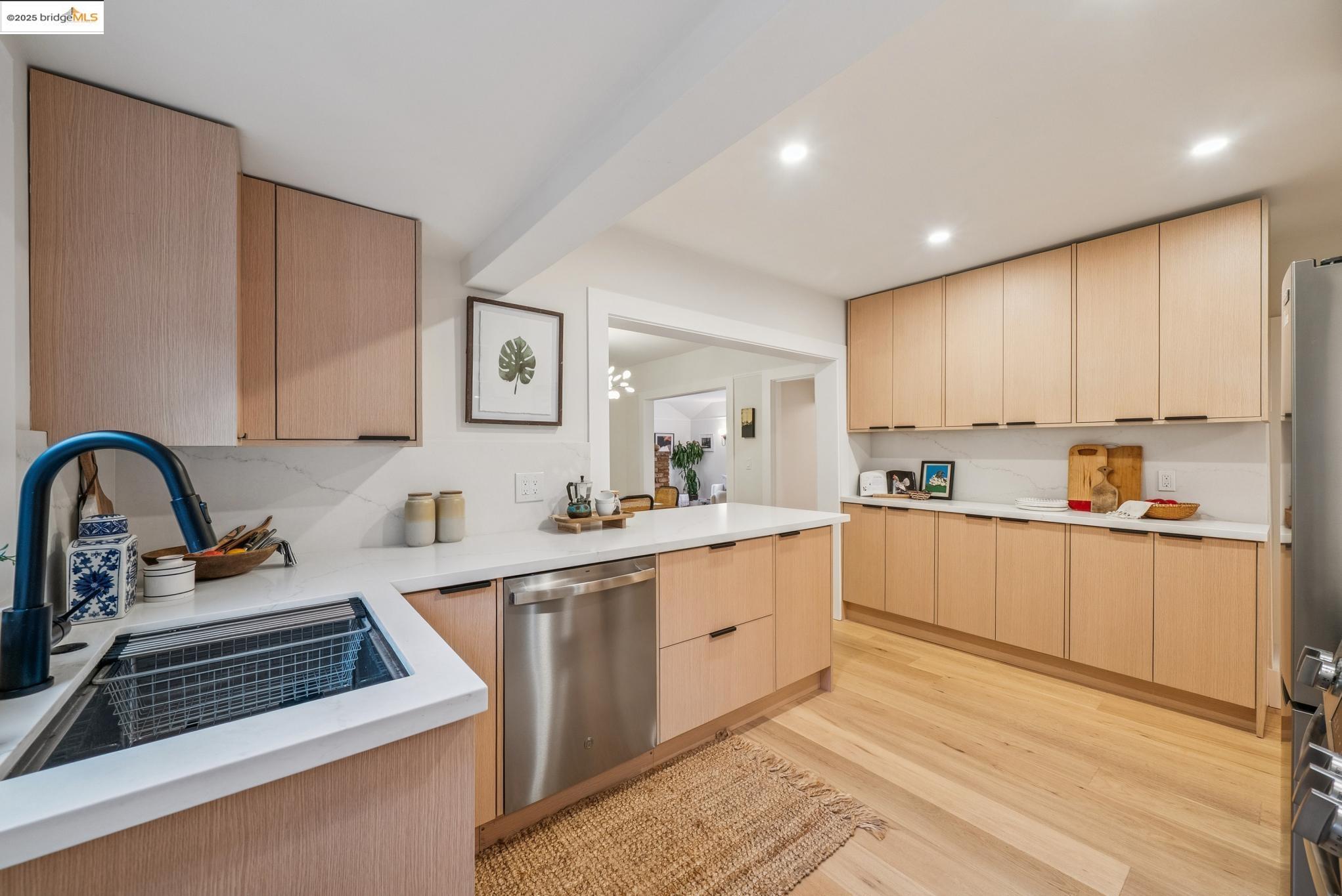 Detail Gallery Image 16 of 60 For 716 Coventry Rd, Kensington,  CA 94707 - 3 Beds | 2 Baths