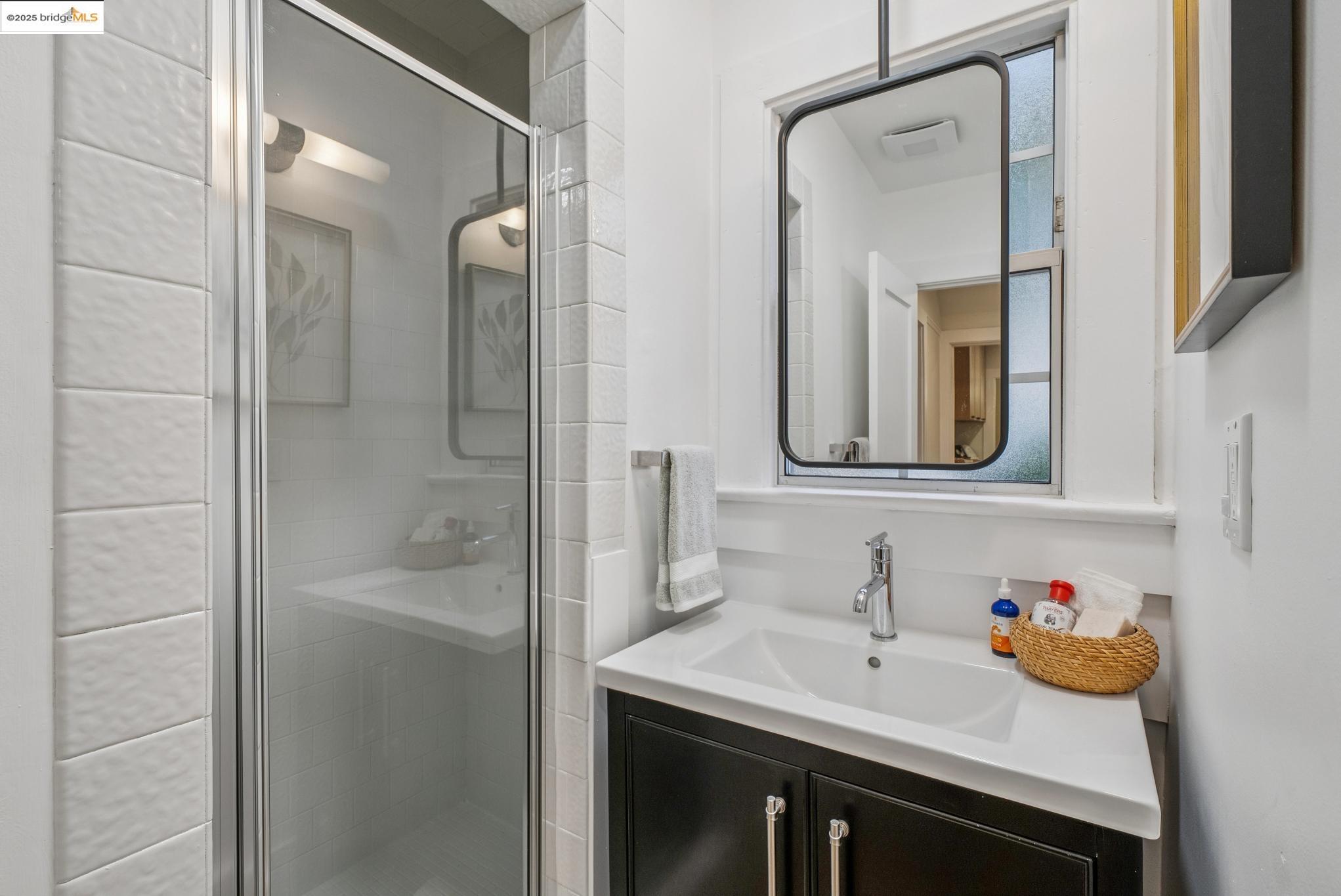 Detail Gallery Image 37 of 60 For 716 Coventry Rd, Kensington,  CA 94707 - 3 Beds | 2 Baths