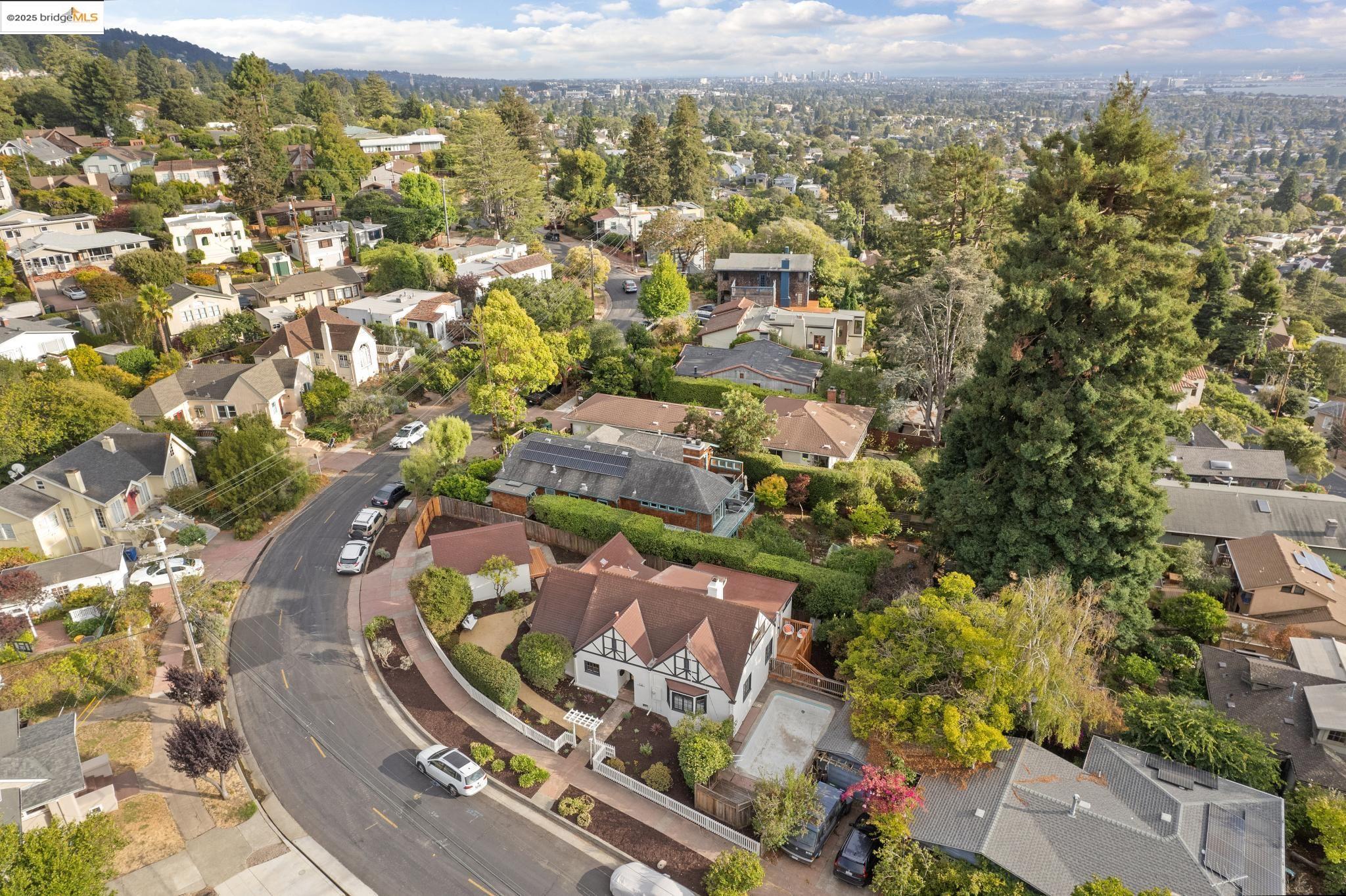 Detail Gallery Image 58 of 60 For 716 Coventry Rd, Kensington,  CA 94707 - 3 Beds | 2 Baths