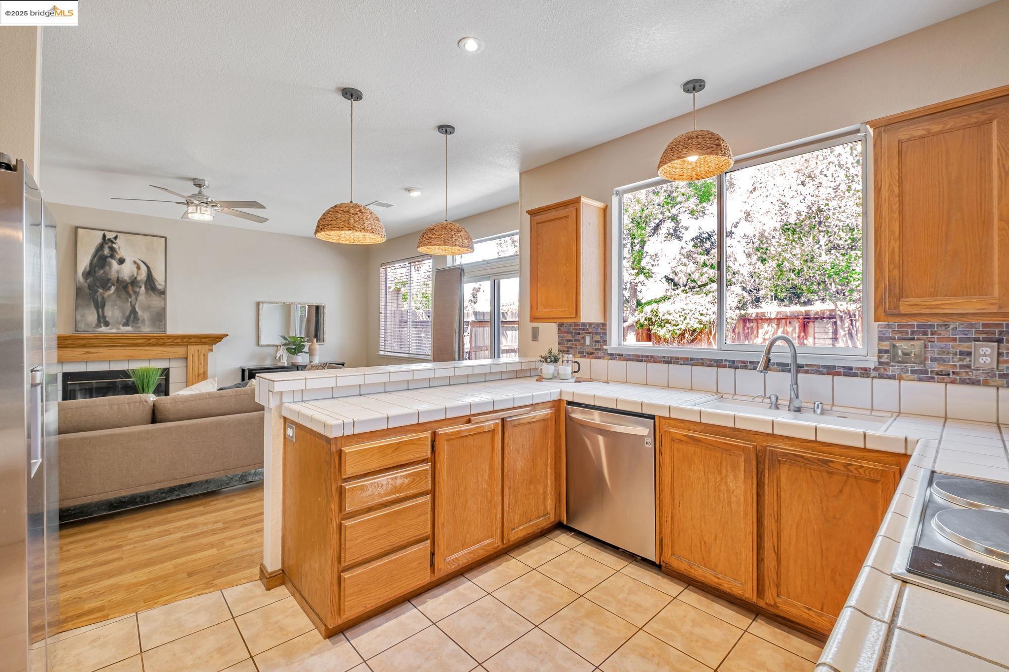 Detail Gallery Image 15 of 36 For 85 Duckhorn Place, Oakley,  CA 94561 - 4 Beds | 2/1 Baths