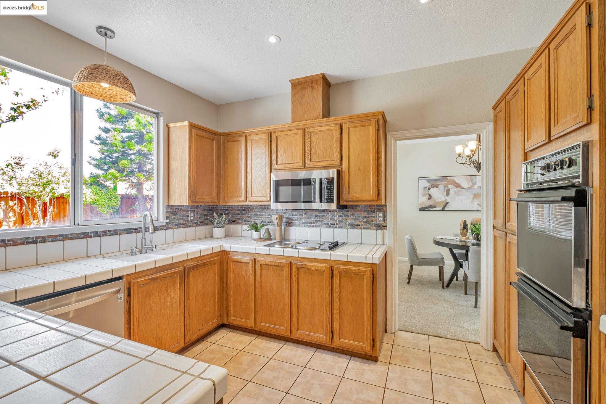 Detail Gallery Image 18 of 36 For 85 Duckhorn Place, Oakley,  CA 94561 - 4 Beds | 2/1 Baths