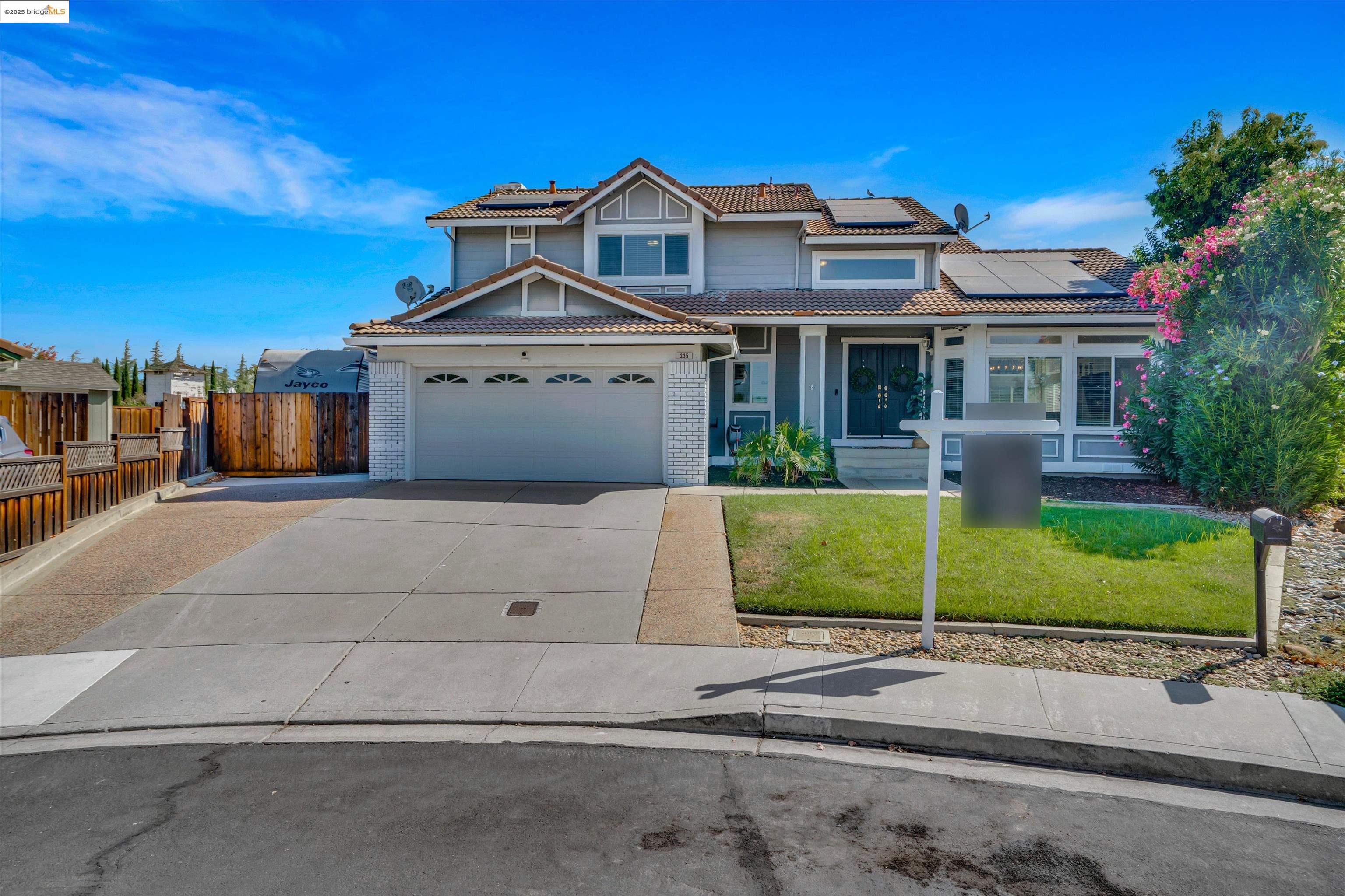 Detail Gallery Image 2 of 45 For 235 Pecan Pl, Brentwood,  CA 94513 - 4 Beds | 2/1 Baths