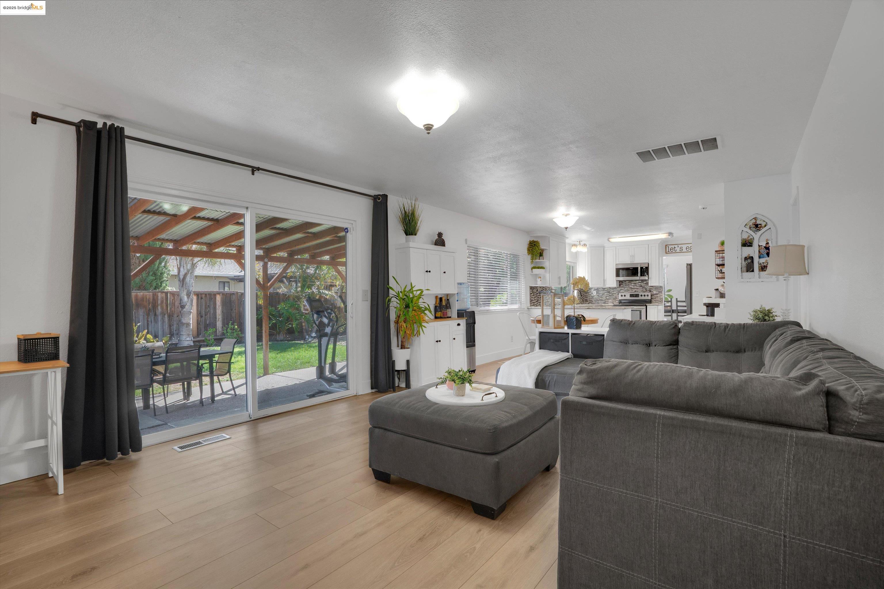 Detail Gallery Image 19 of 45 For 235 Pecan Pl, Brentwood,  CA 94513 - 4 Beds | 2/1 Baths