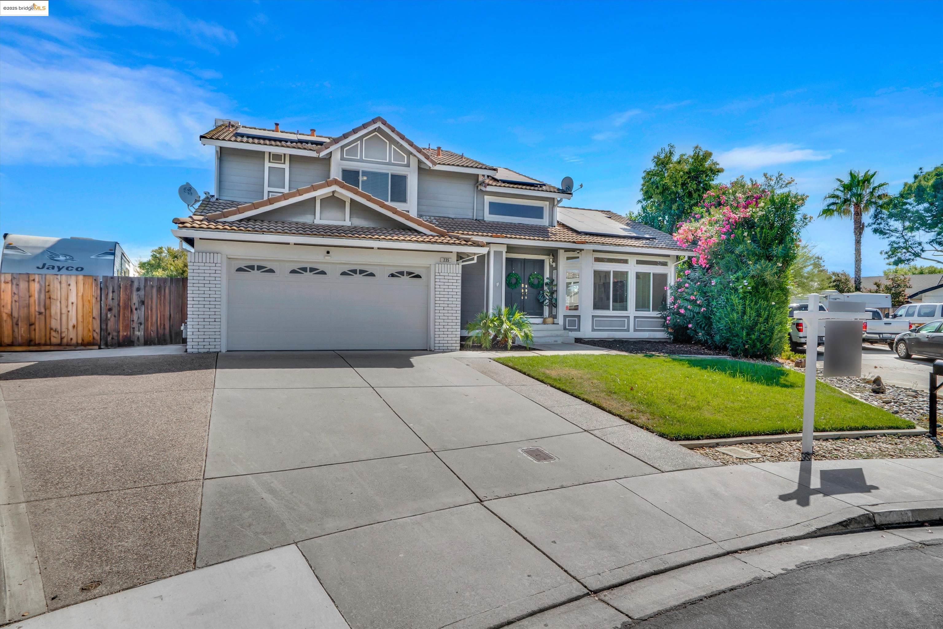 Detail Gallery Image 3 of 45 For 235 Pecan Pl, Brentwood,  CA 94513 - 4 Beds | 2/1 Baths