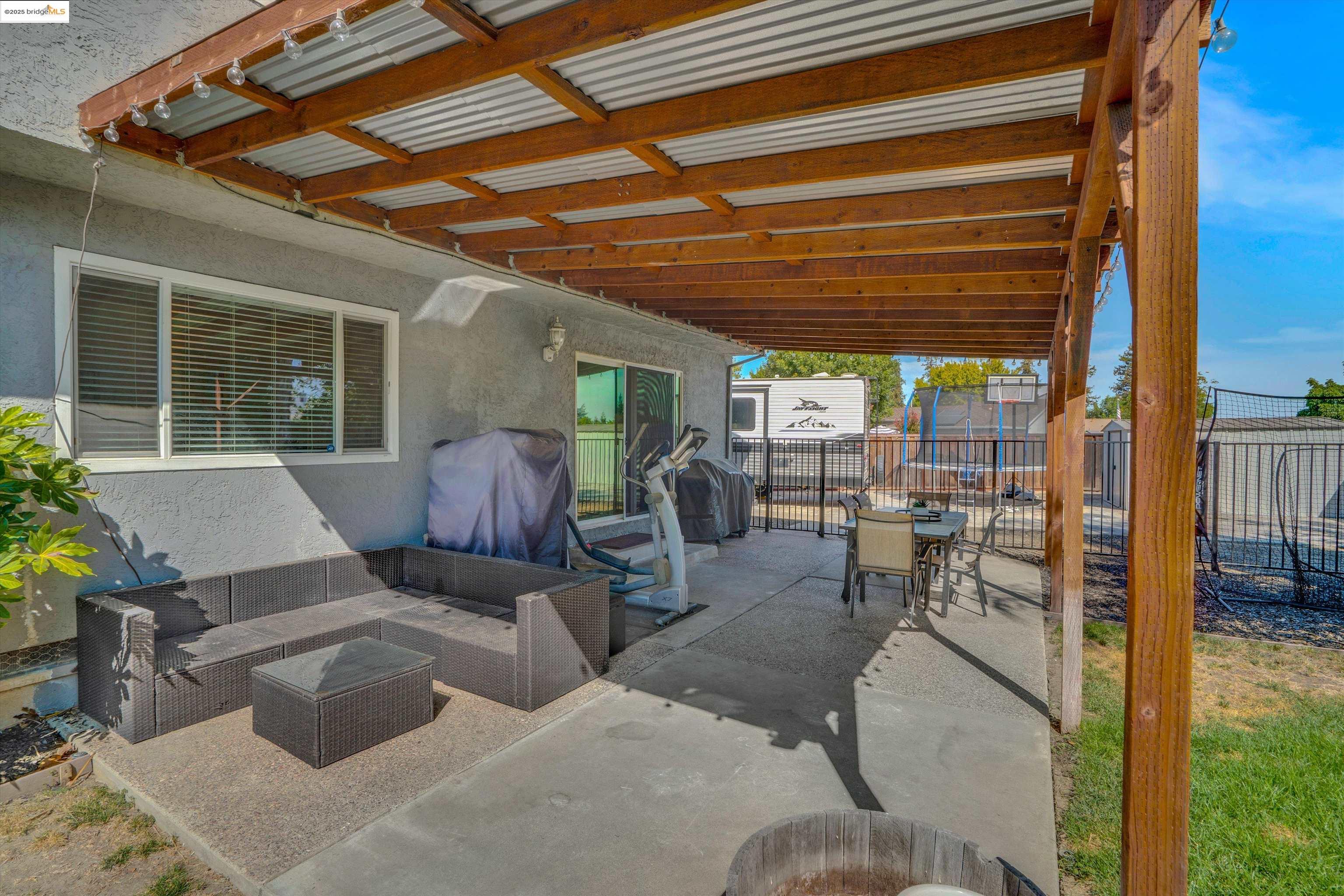 Detail Gallery Image 33 of 45 For 235 Pecan Pl, Brentwood,  CA 94513 - 4 Beds | 2/1 Baths