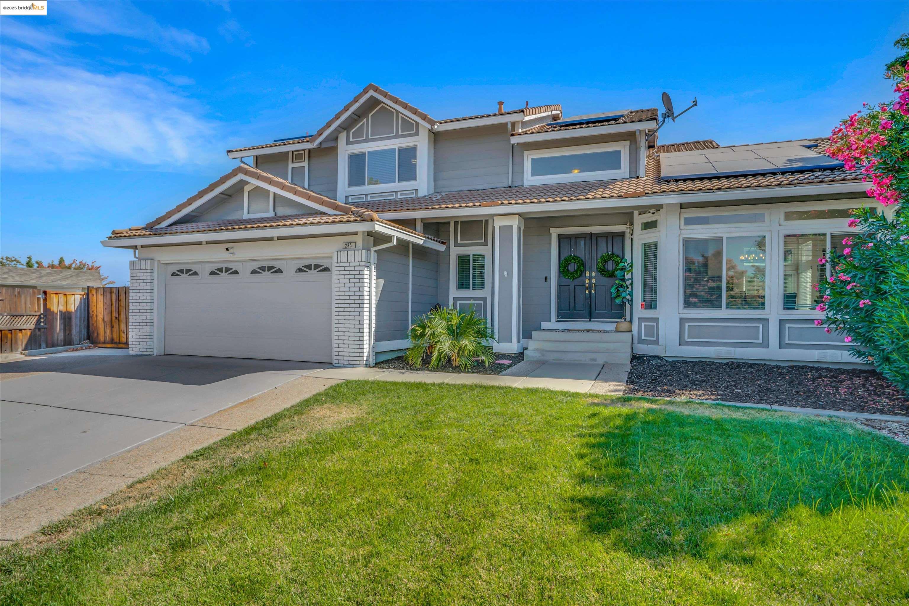 Detail Gallery Image 4 of 45 For 235 Pecan Pl, Brentwood,  CA 94513 - 4 Beds | 2/1 Baths