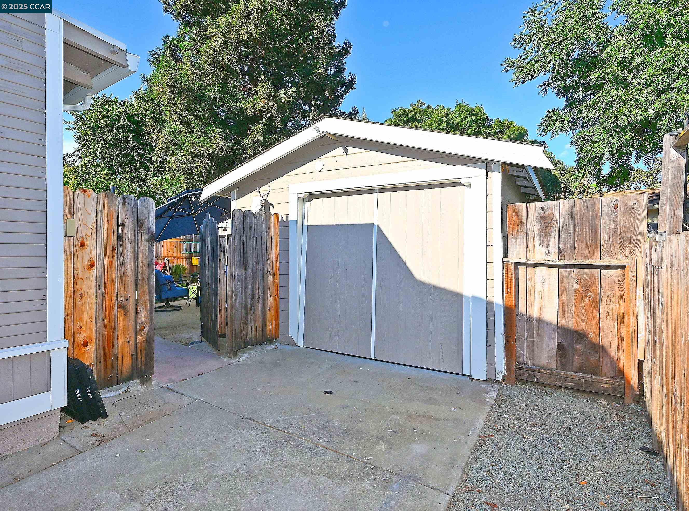 Detail Gallery Image 14 of 57 For 1617 Castro Street, Martinez,  CA 94553 - 2 Beds | 2 Baths