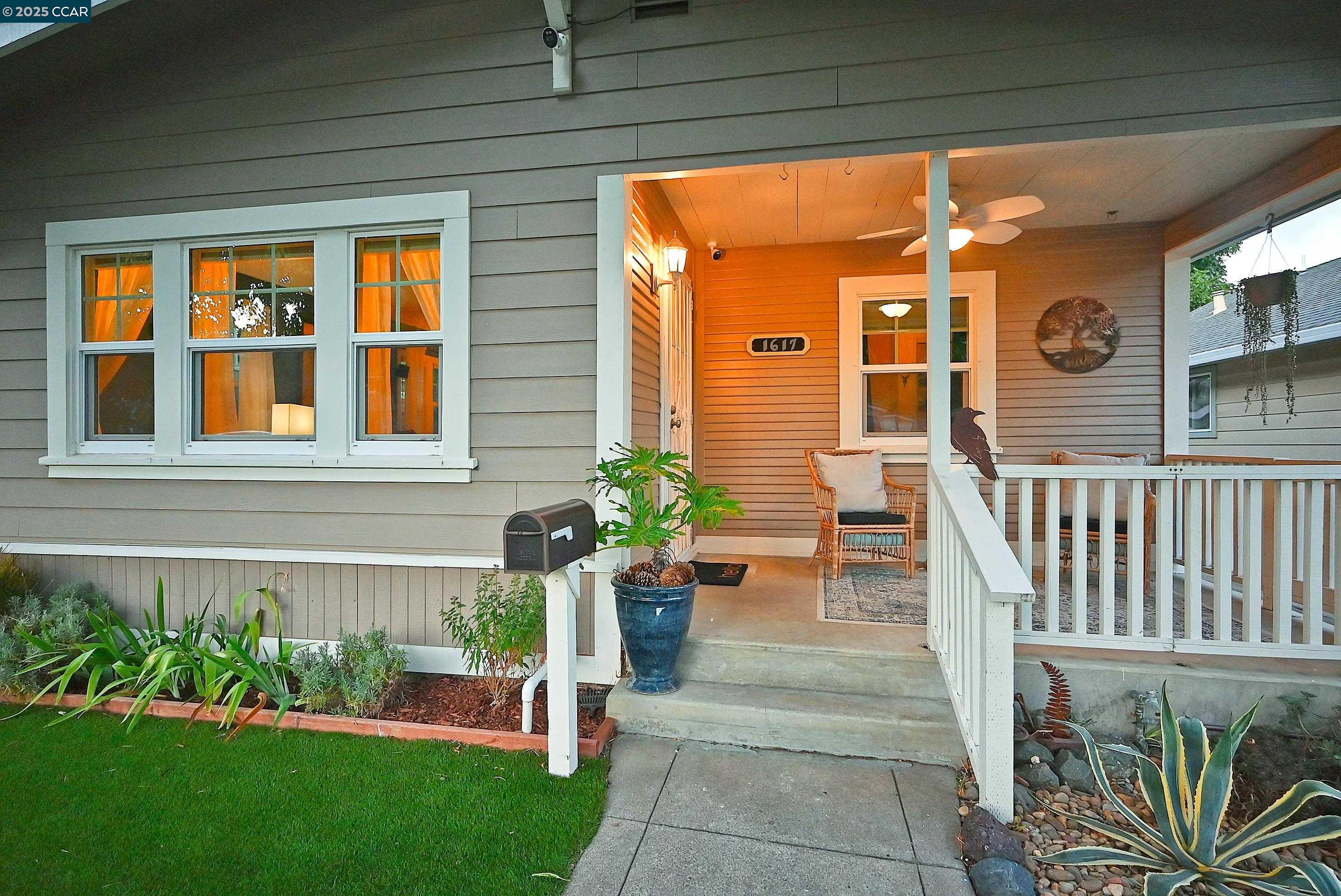 Detail Gallery Image 16 of 57 For 1617 Castro Street, Martinez,  CA 94553 - 2 Beds | 2 Baths