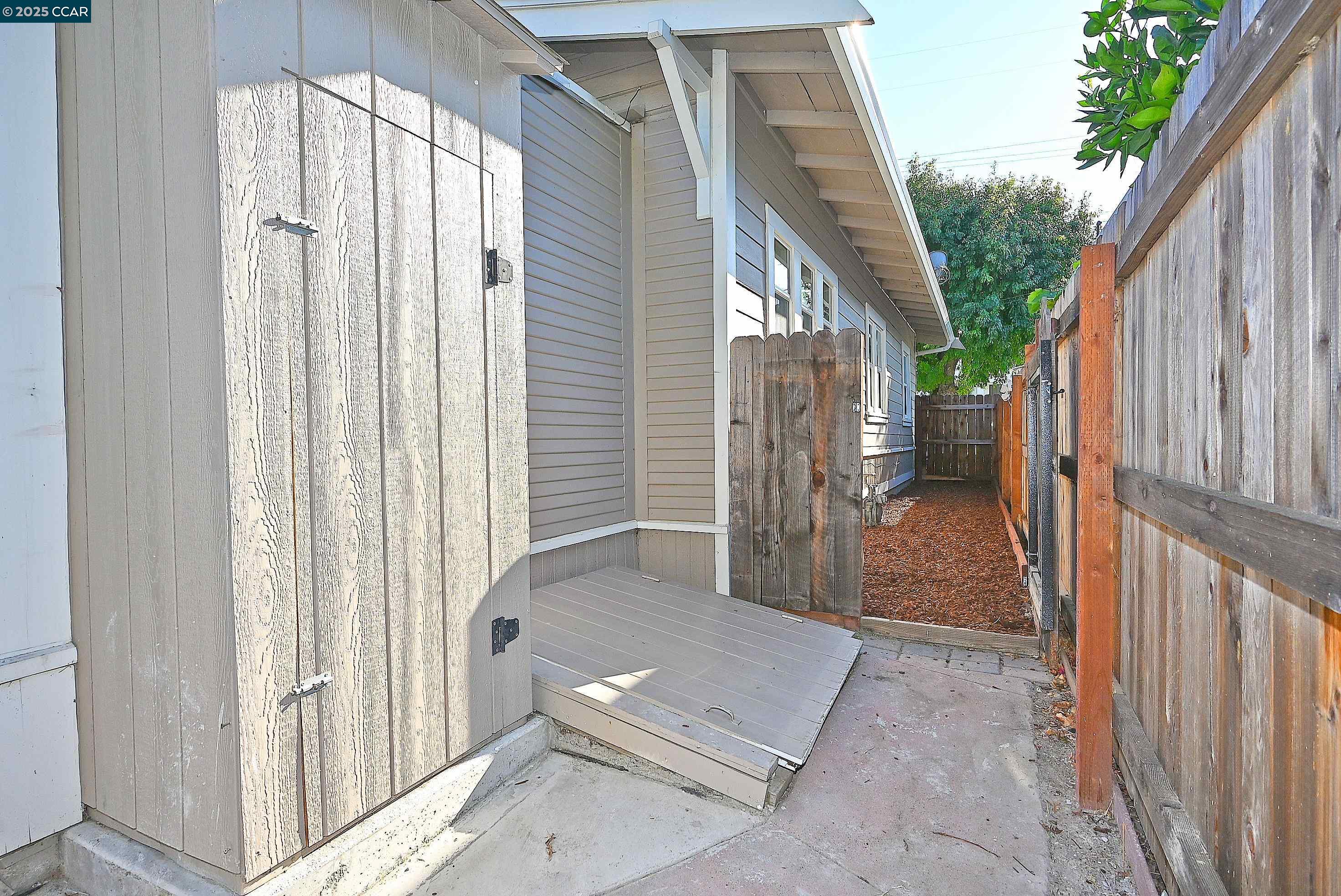 Detail Gallery Image 19 of 57 For 1617 Castro Street, Martinez,  CA 94553 - 2 Beds | 2 Baths