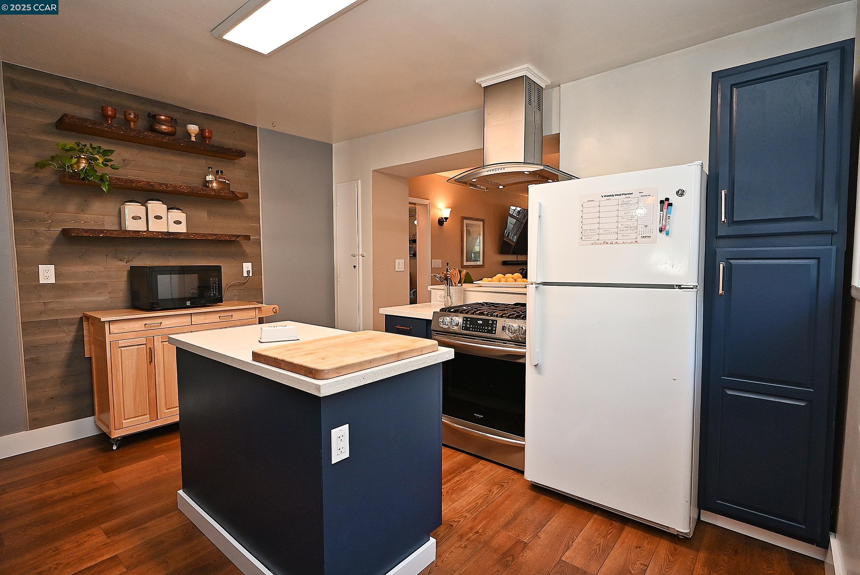 Detail Gallery Image 22 of 57 For 1617 Castro Street, Martinez,  CA 94553 - 2 Beds | 2 Baths