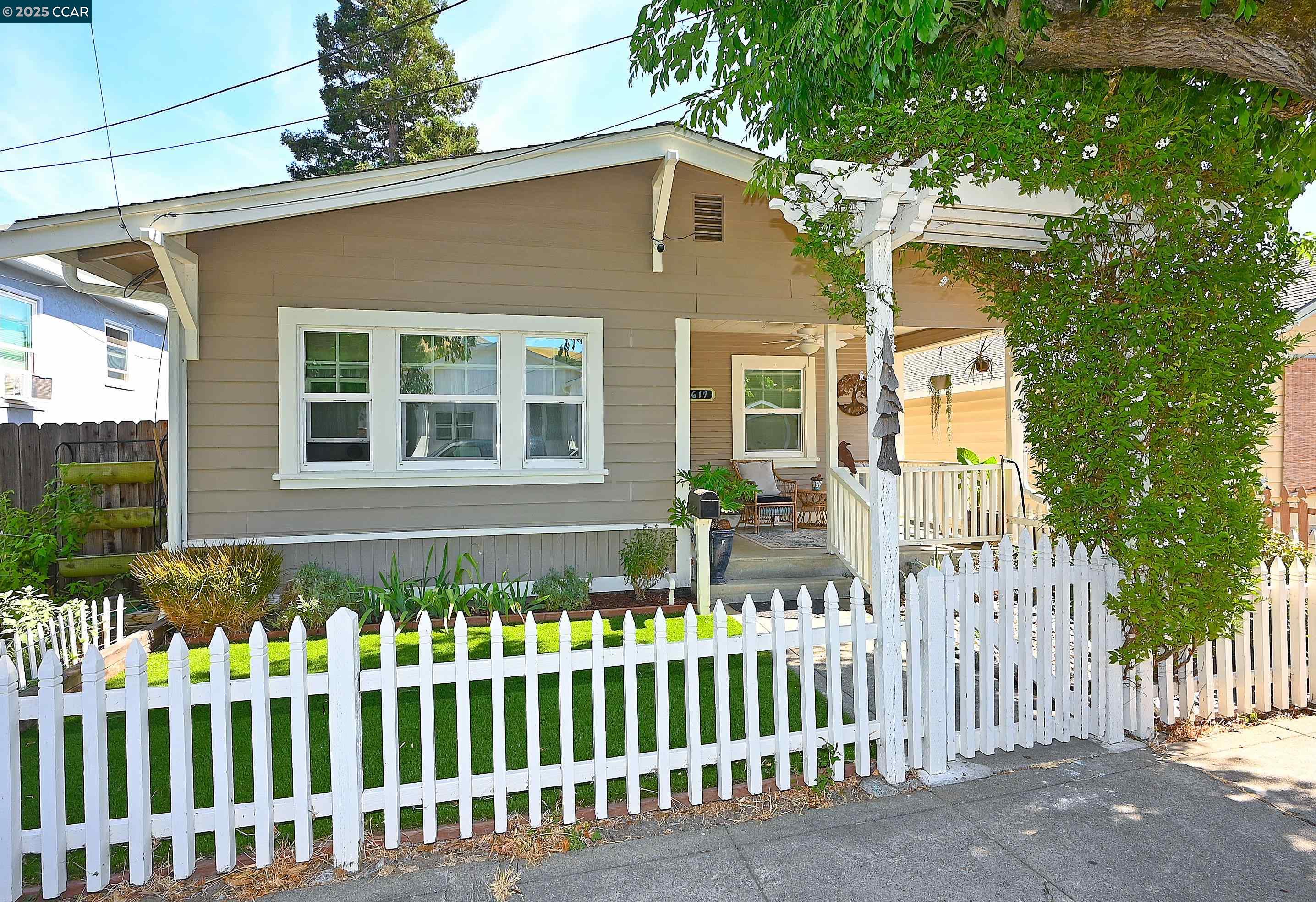 Detail Gallery Image 28 of 57 For 1617 Castro Street, Martinez,  CA 94553 - 2 Beds | 2 Baths