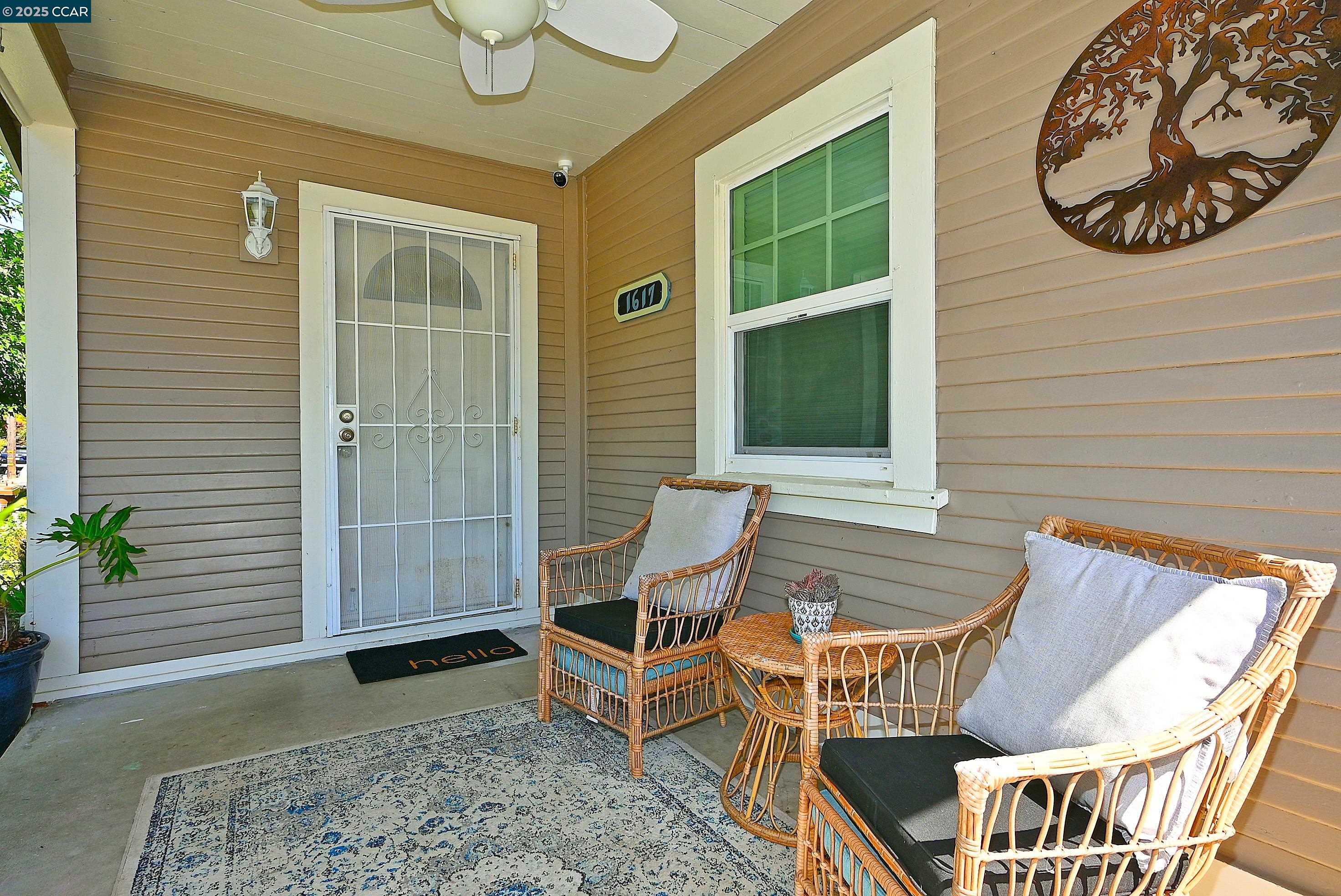 Detail Gallery Image 4 of 57 For 1617 Castro Street, Martinez,  CA 94553 - 2 Beds | 2 Baths