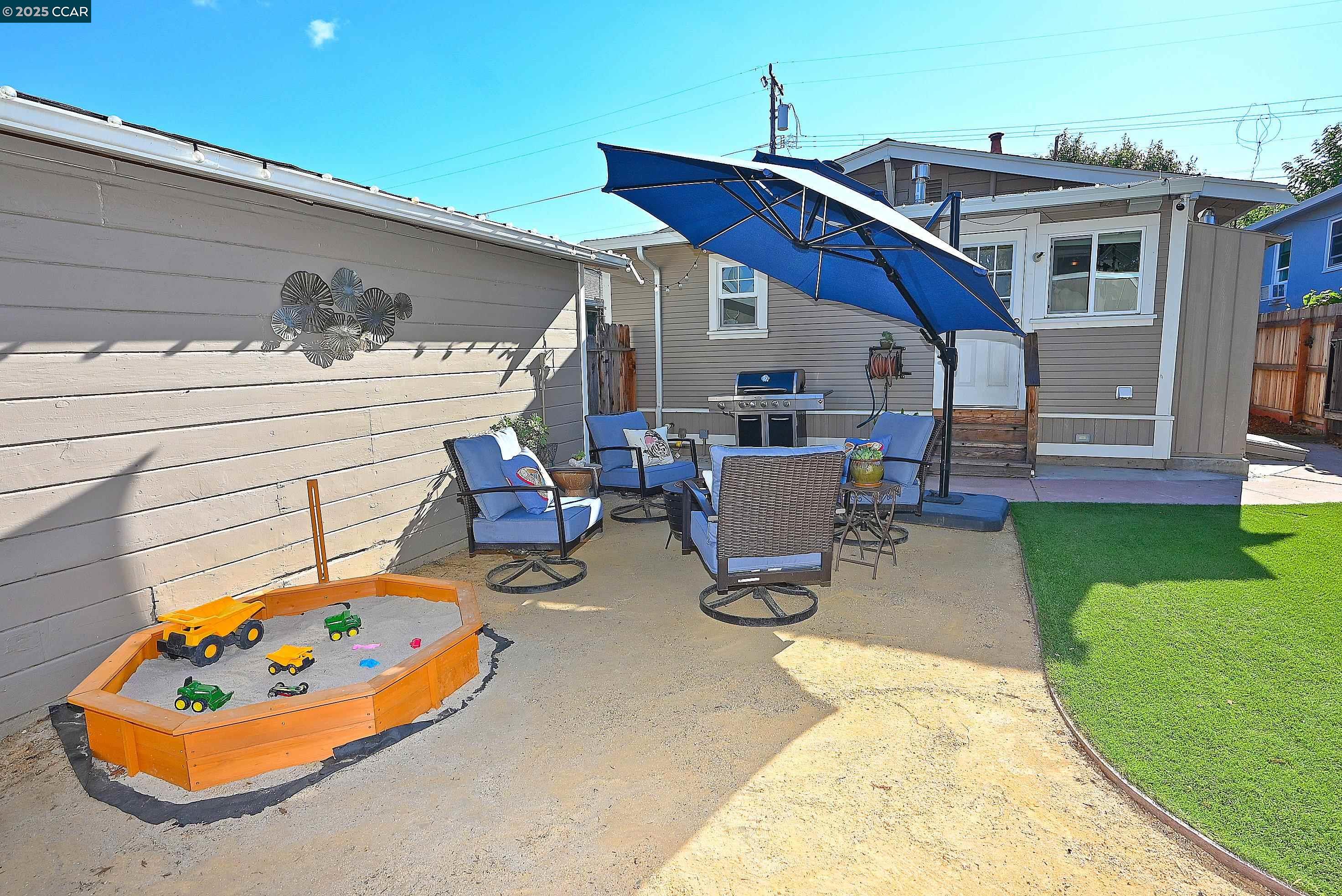 Detail Gallery Image 37 of 57 For 1617 Castro Street, Martinez,  CA 94553 - 2 Beds | 2 Baths