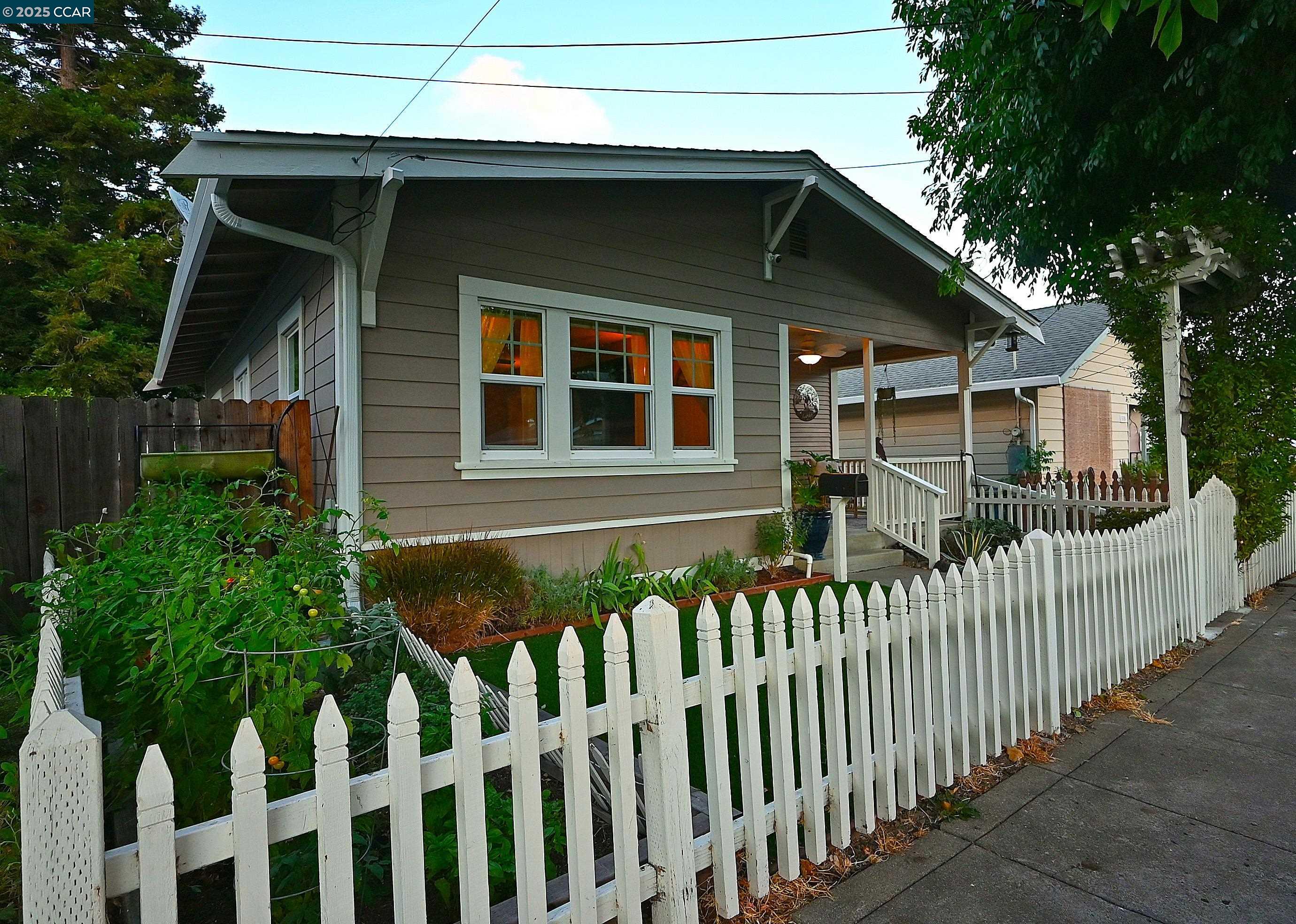 Detail Gallery Image 44 of 57 For 1617 Castro Street, Martinez,  CA 94553 - 2 Beds | 2 Baths
