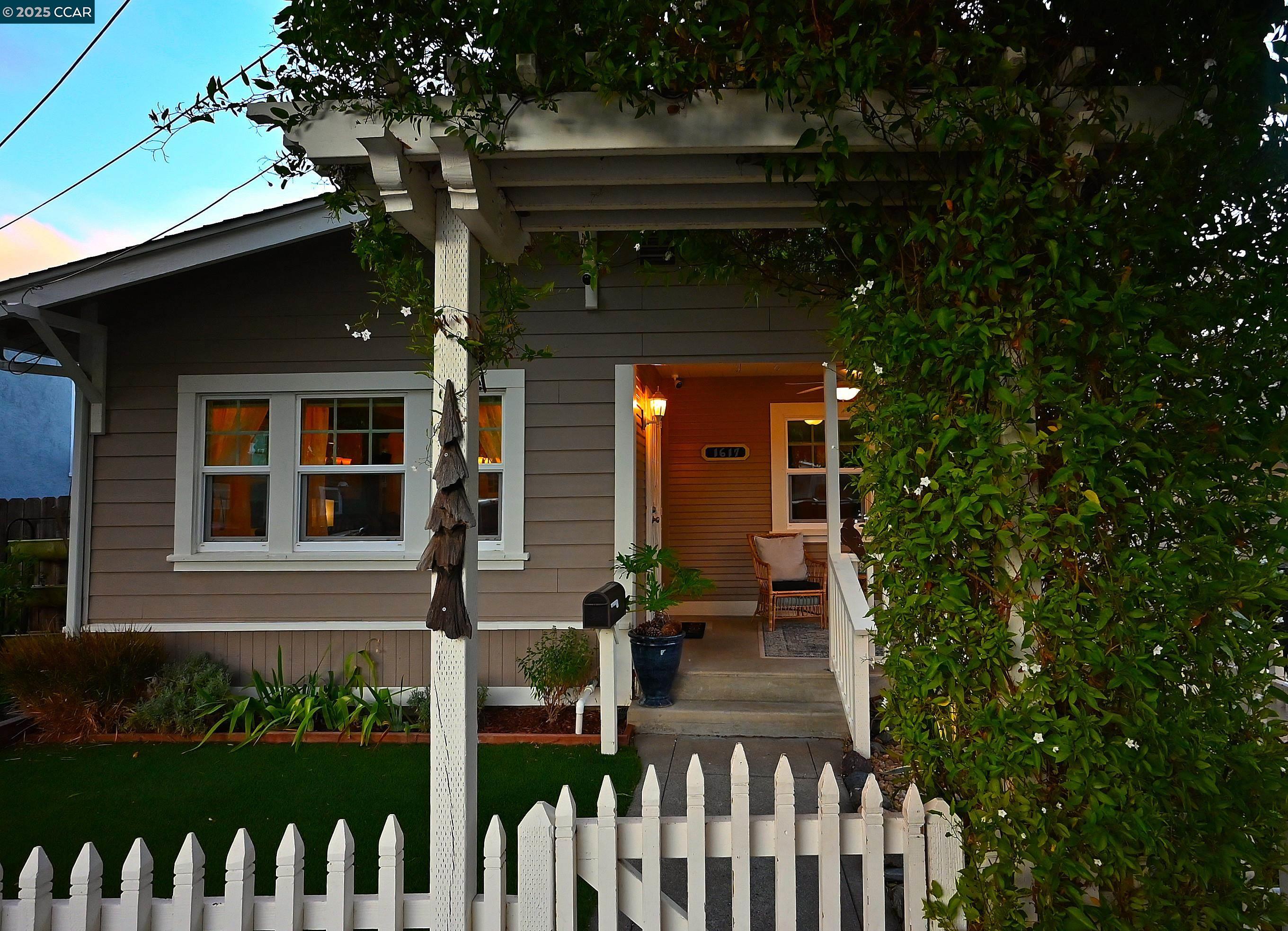 Detail Gallery Image 45 of 57 For 1617 Castro Street, Martinez,  CA 94553 - 2 Beds | 2 Baths