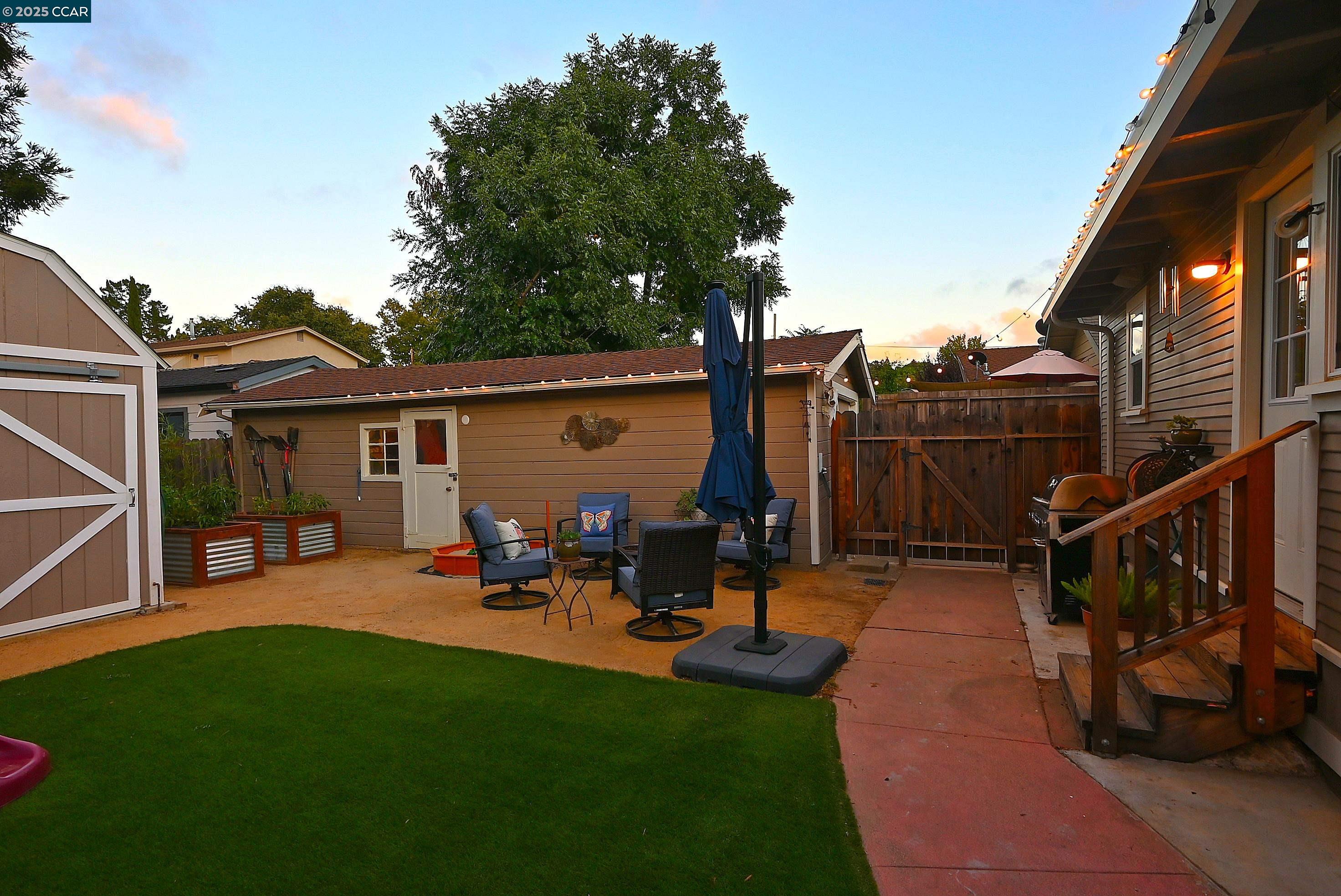 Detail Gallery Image 47 of 57 For 1617 Castro Street, Martinez,  CA 94553 - 2 Beds | 2 Baths