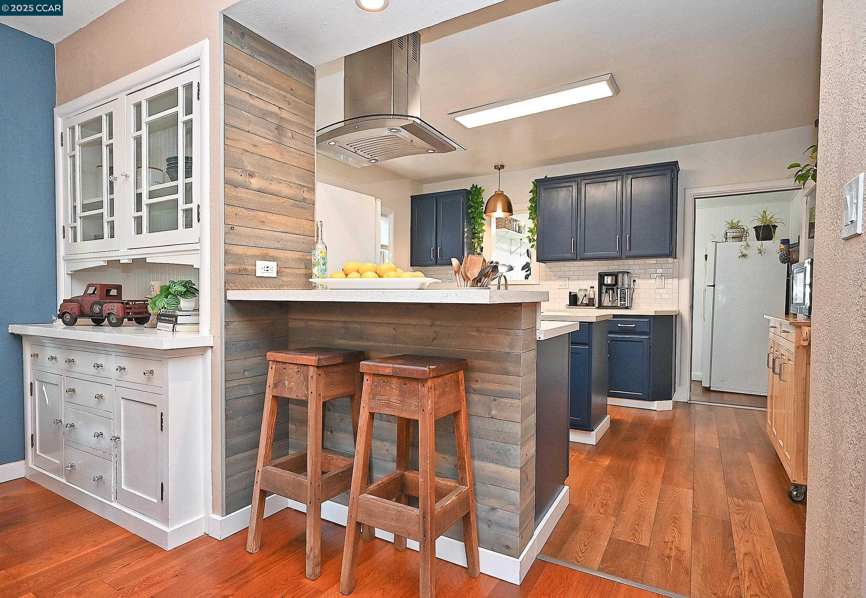 Detail Gallery Image 6 of 57 For 1617 Castro Street, Martinez,  CA 94553 - 2 Beds | 2 Baths