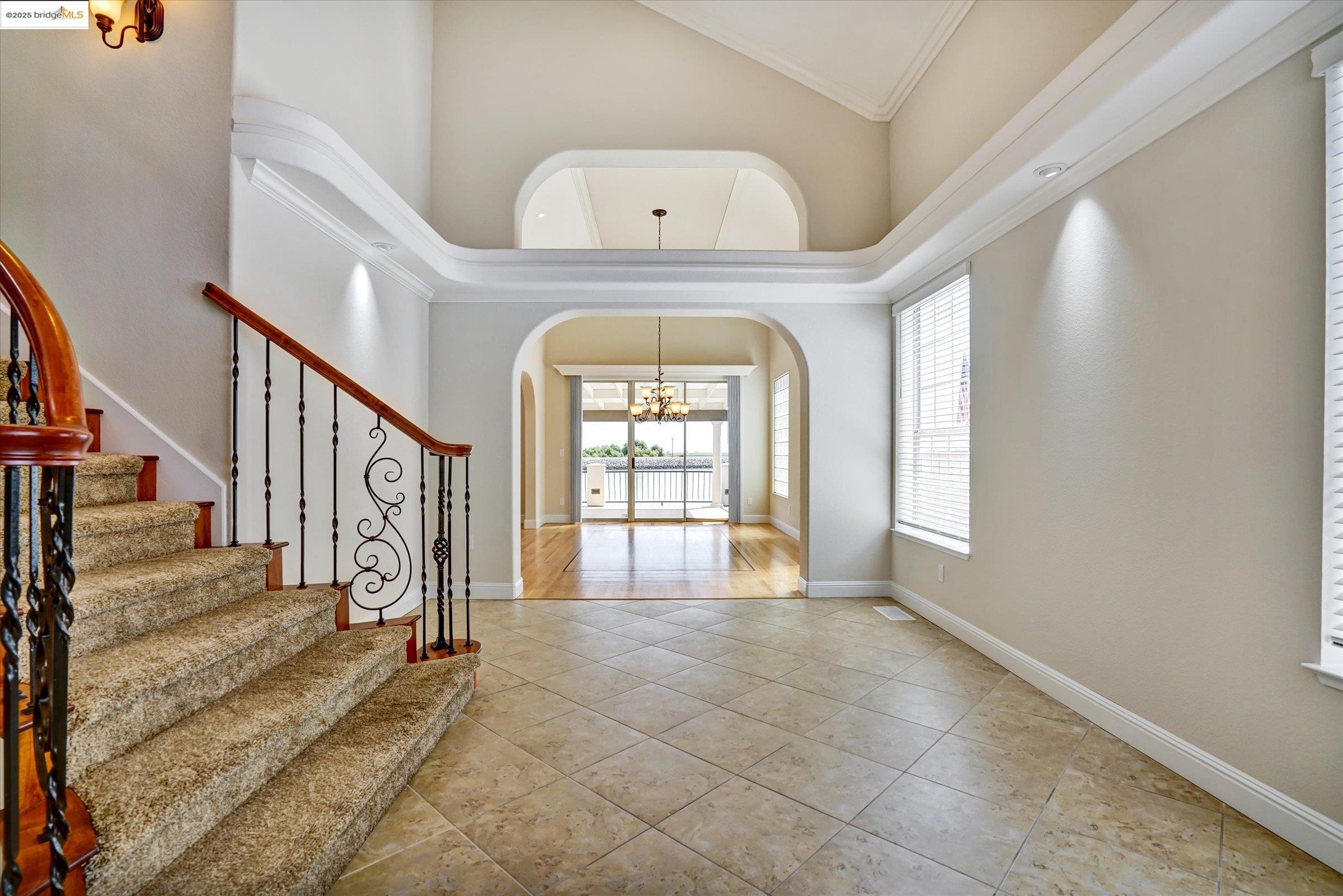 Detail Gallery Image 4 of 21 For 5840 Starboard Dr, Discovery Bay,  CA 94505 - 4 Beds | 4 Baths