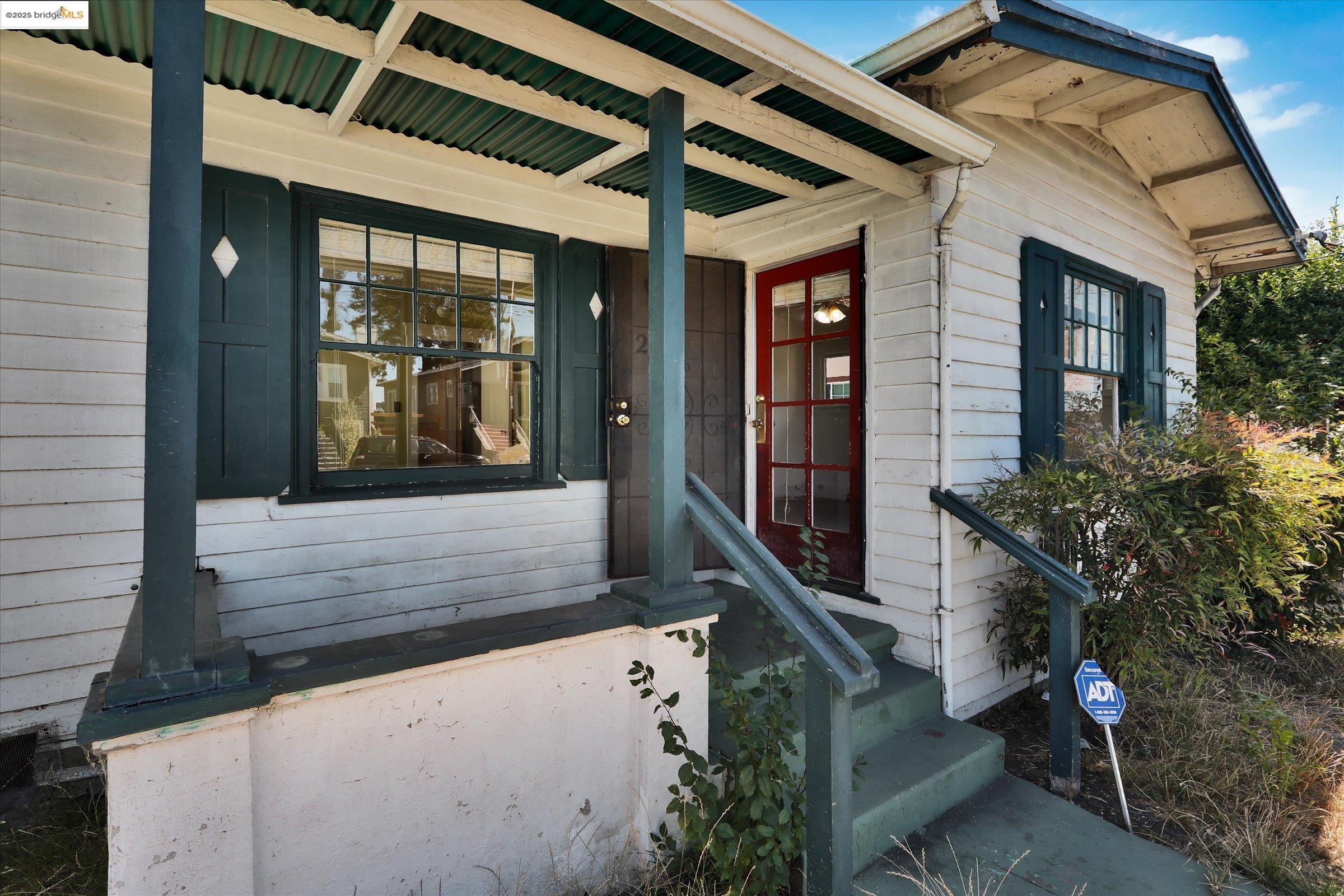 Detail Gallery Image 2 of 60 For 2506 61st Ave, Oakland,  CA 94605 - 2 Beds | 1 Baths