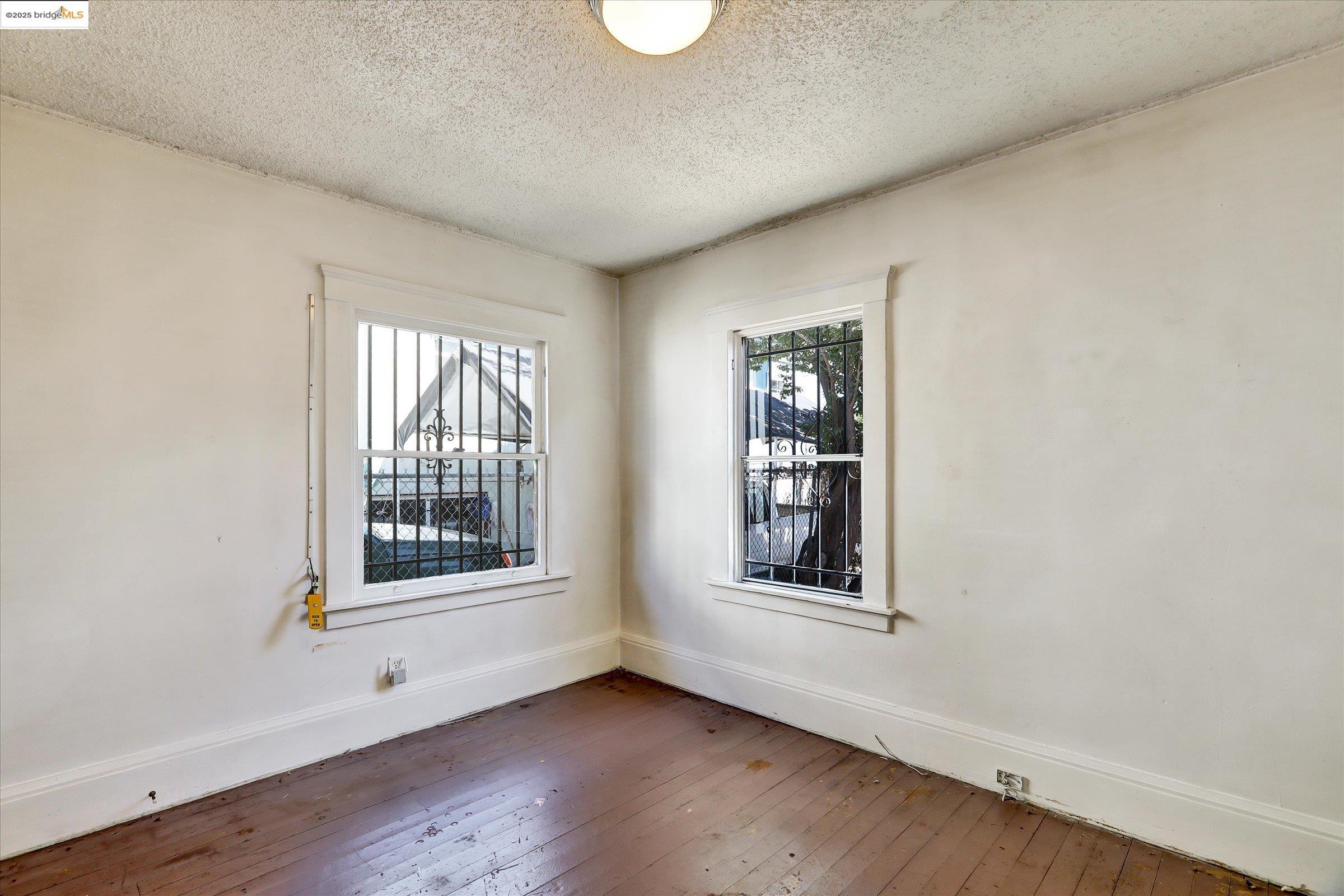 Detail Gallery Image 15 of 60 For 2506 61st Ave, Oakland,  CA 94605 - 2 Beds | 1 Baths