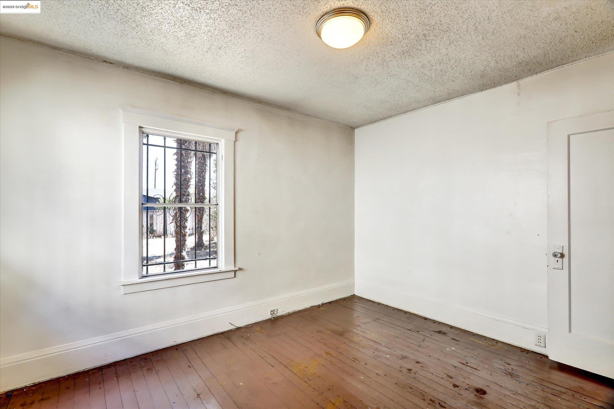 Detail Gallery Image 18 of 60 For 2506 61st Ave, Oakland,  CA 94605 - 2 Beds | 1 Baths