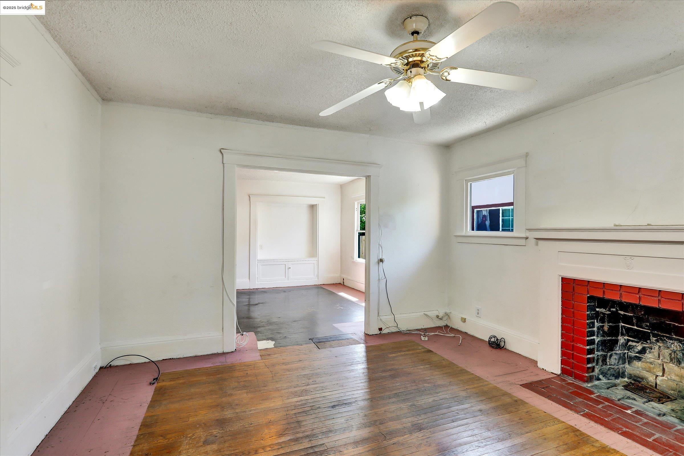 Detail Gallery Image 3 of 60 For 2506 61st Ave, Oakland,  CA 94605 - 2 Beds | 1 Baths