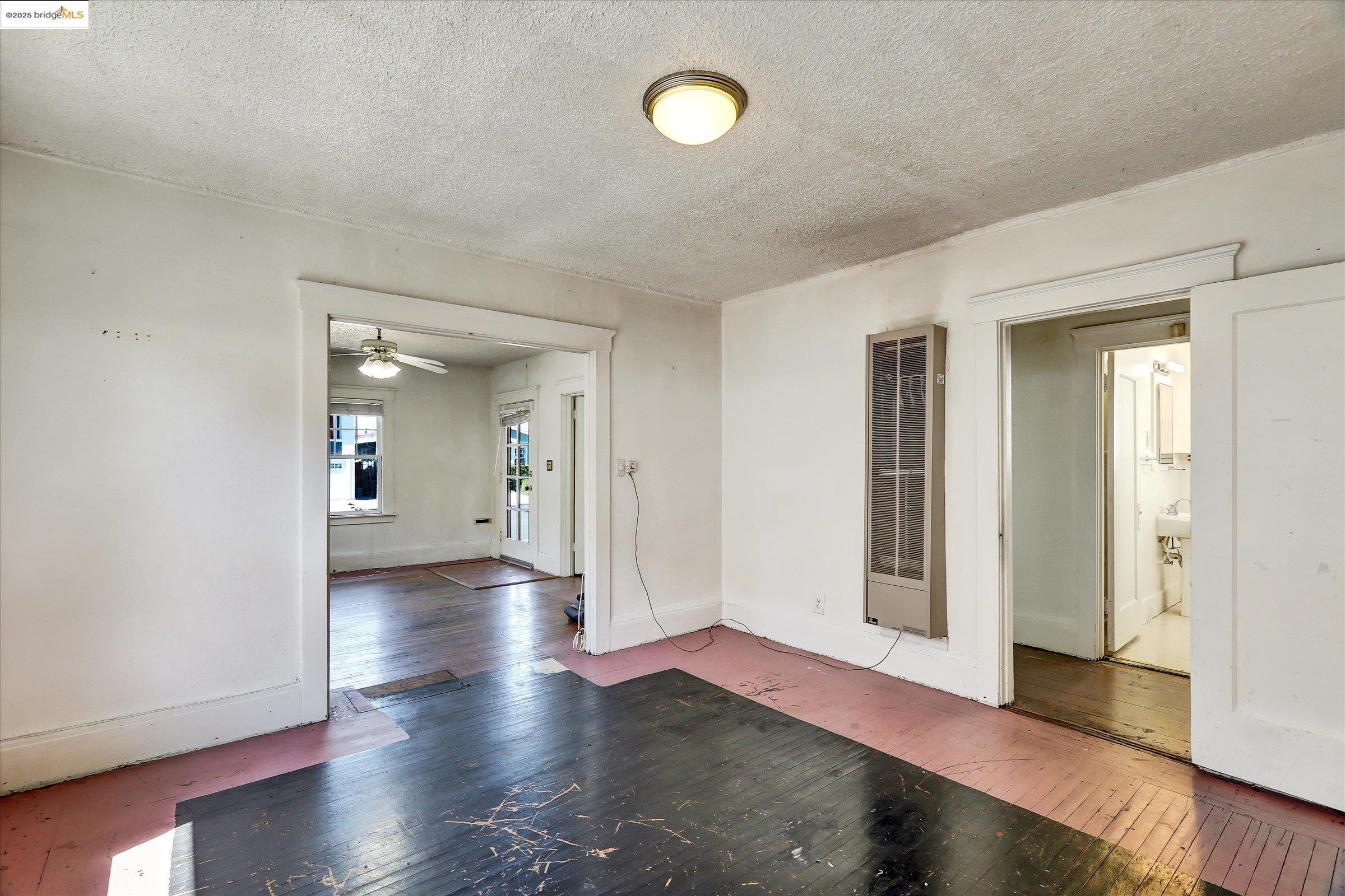 Detail Gallery Image 23 of 60 For 2506 61st Ave, Oakland,  CA 94605 - 2 Beds | 1 Baths