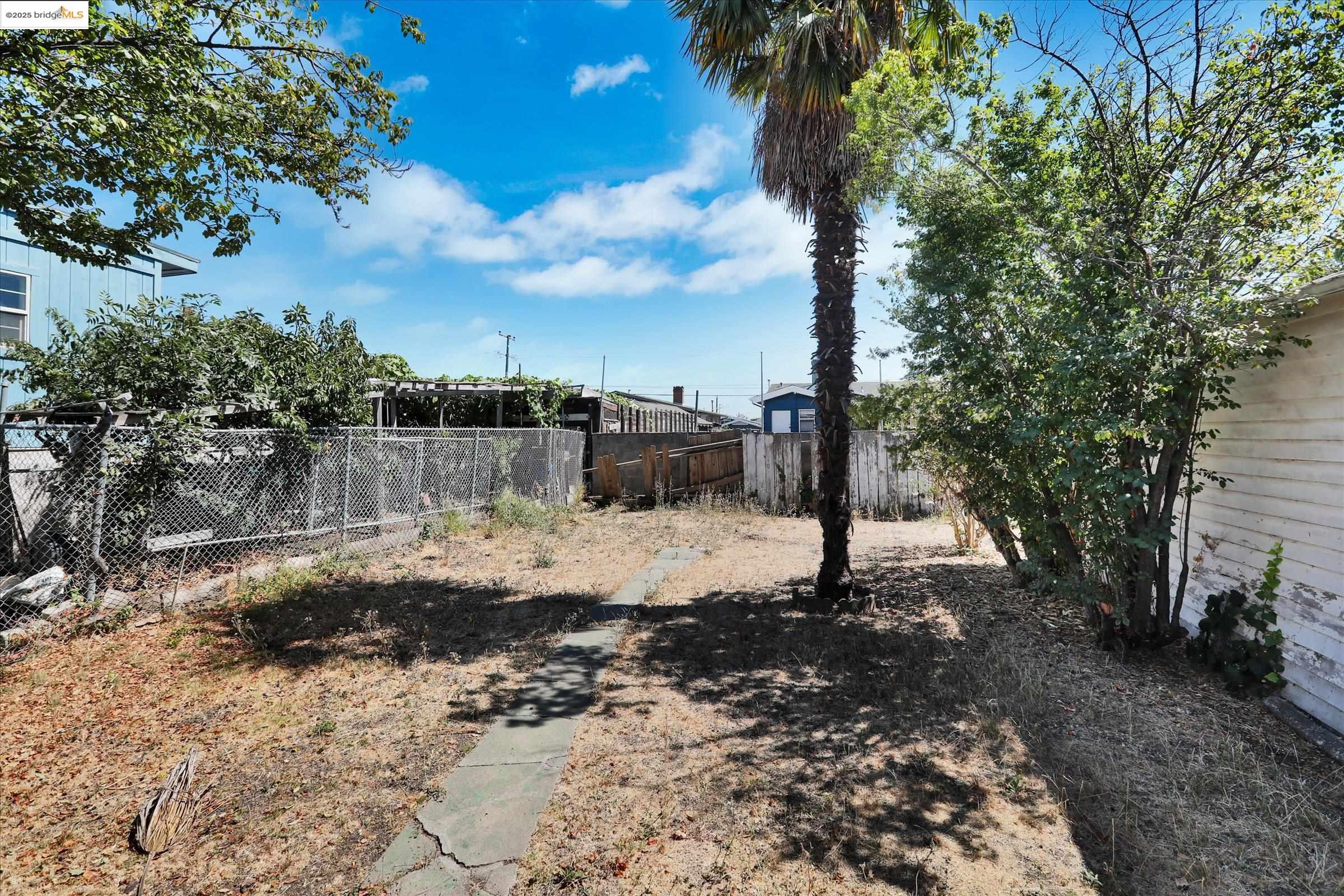 Detail Gallery Image 33 of 60 For 2506 61st Ave, Oakland,  CA 94605 - 2 Beds | 1 Baths