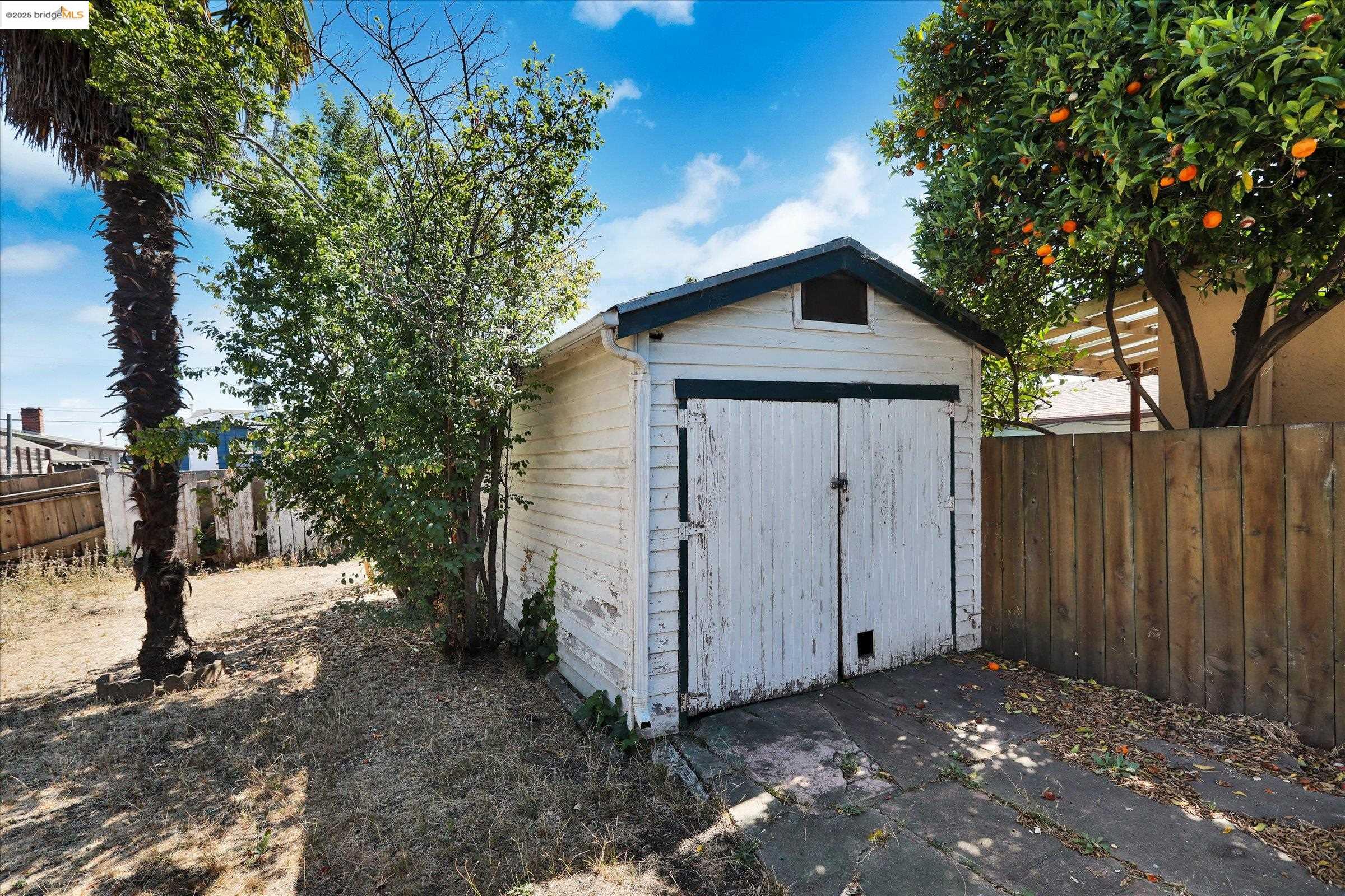 Detail Gallery Image 34 of 60 For 2506 61st Ave, Oakland,  CA 94605 - 2 Beds | 1 Baths