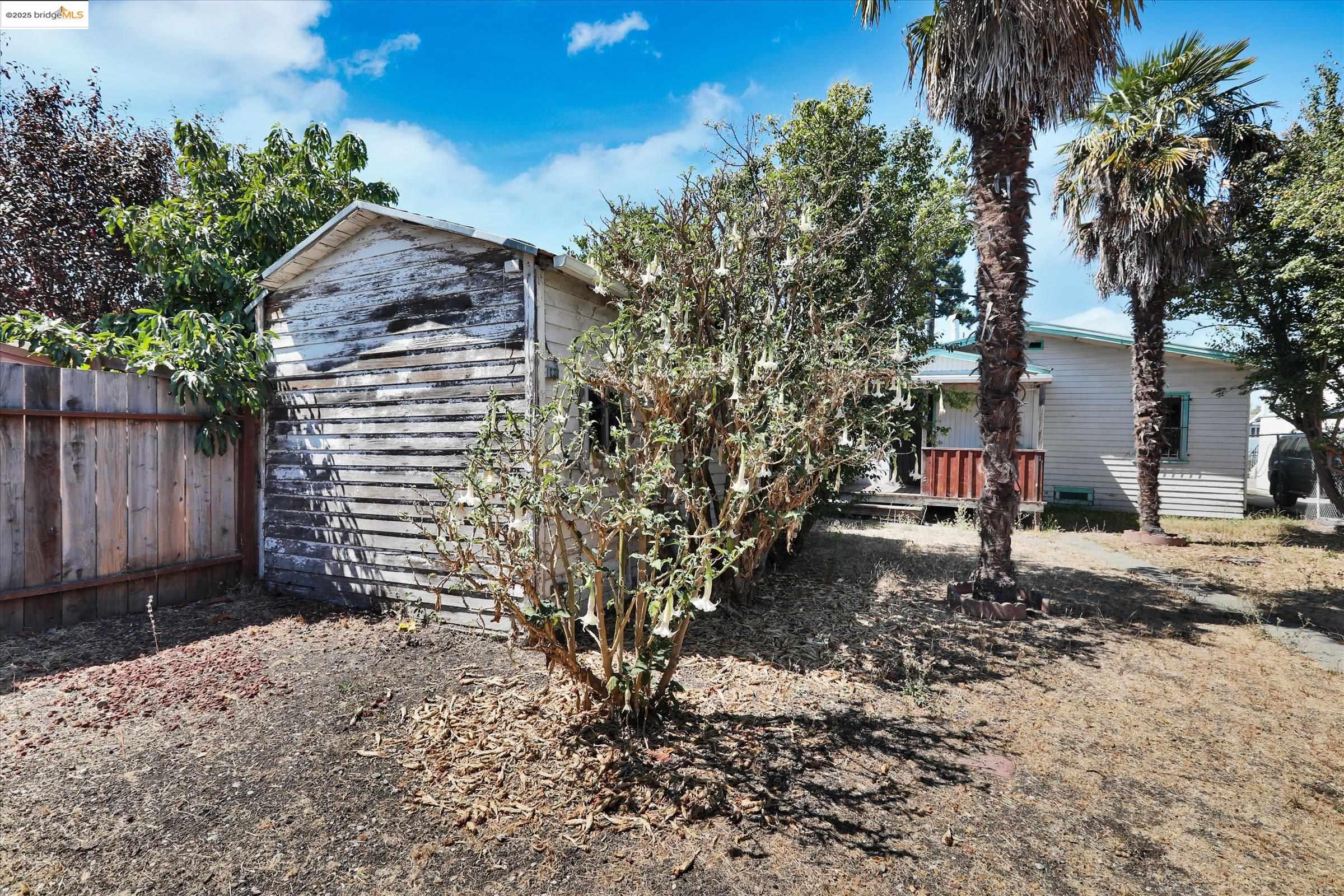 Detail Gallery Image 37 of 60 For 2506 61st Ave, Oakland,  CA 94605 - 2 Beds | 1 Baths