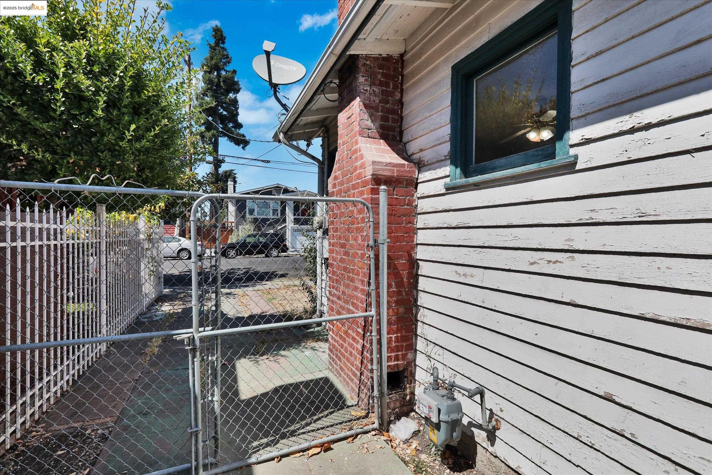Detail Gallery Image 40 of 60 For 2506 61st Ave, Oakland,  CA 94605 - 2 Beds | 1 Baths