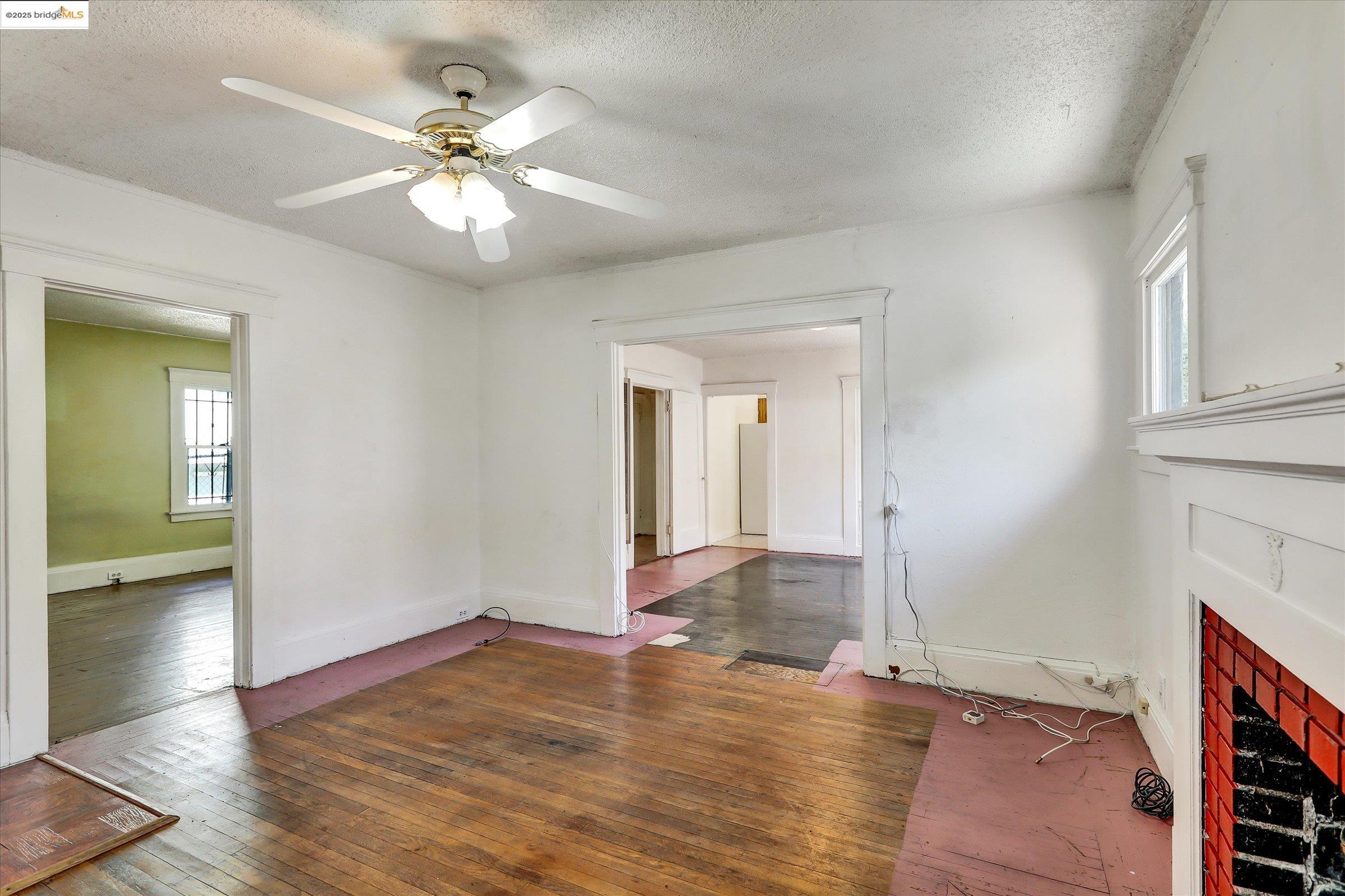 Detail Gallery Image 5 of 60 For 2506 61st Ave, Oakland,  CA 94605 - 2 Beds | 1 Baths