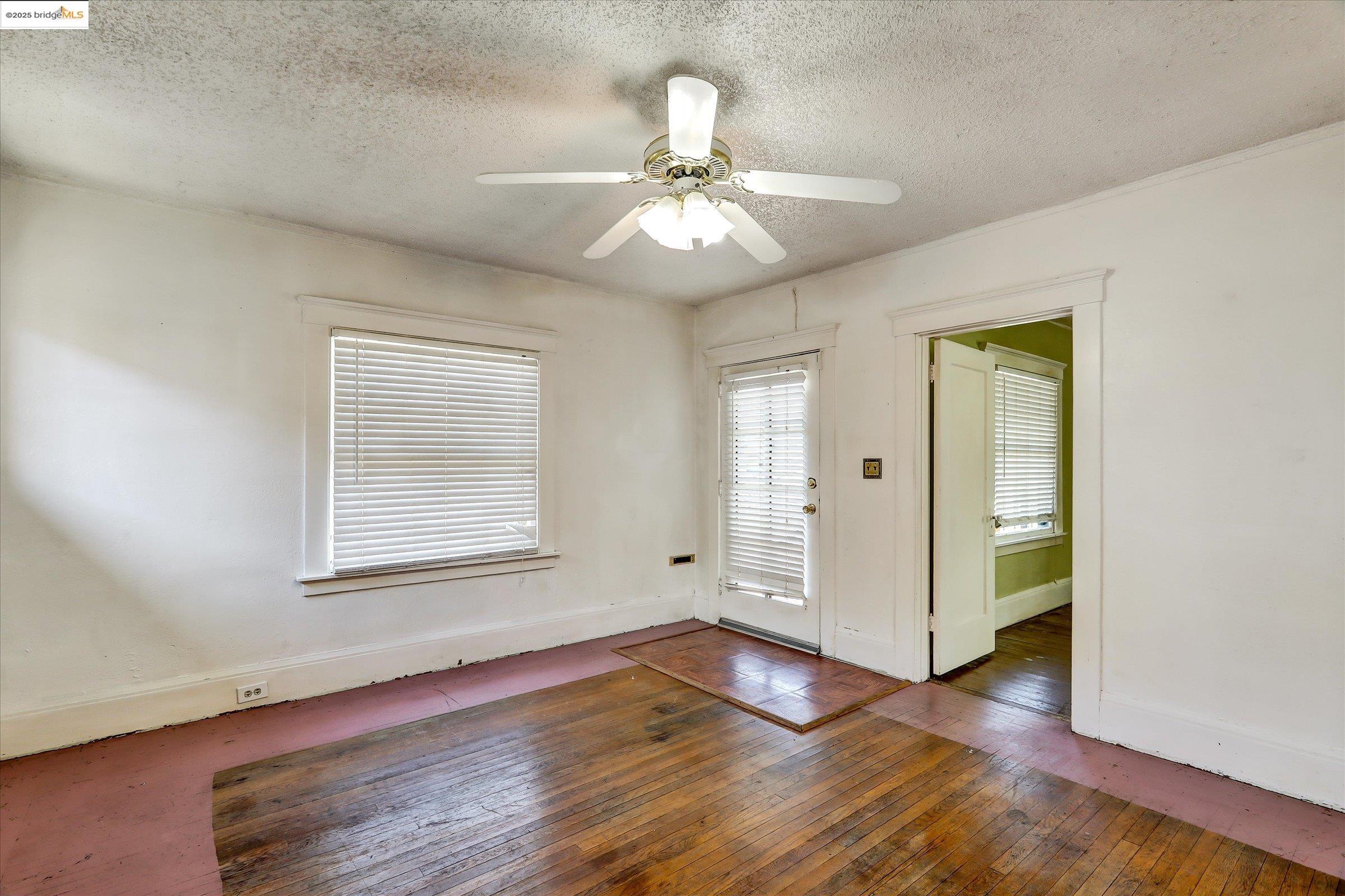 Detail Gallery Image 7 of 60 For 2506 61st Ave, Oakland,  CA 94605 - 2 Beds | 1 Baths