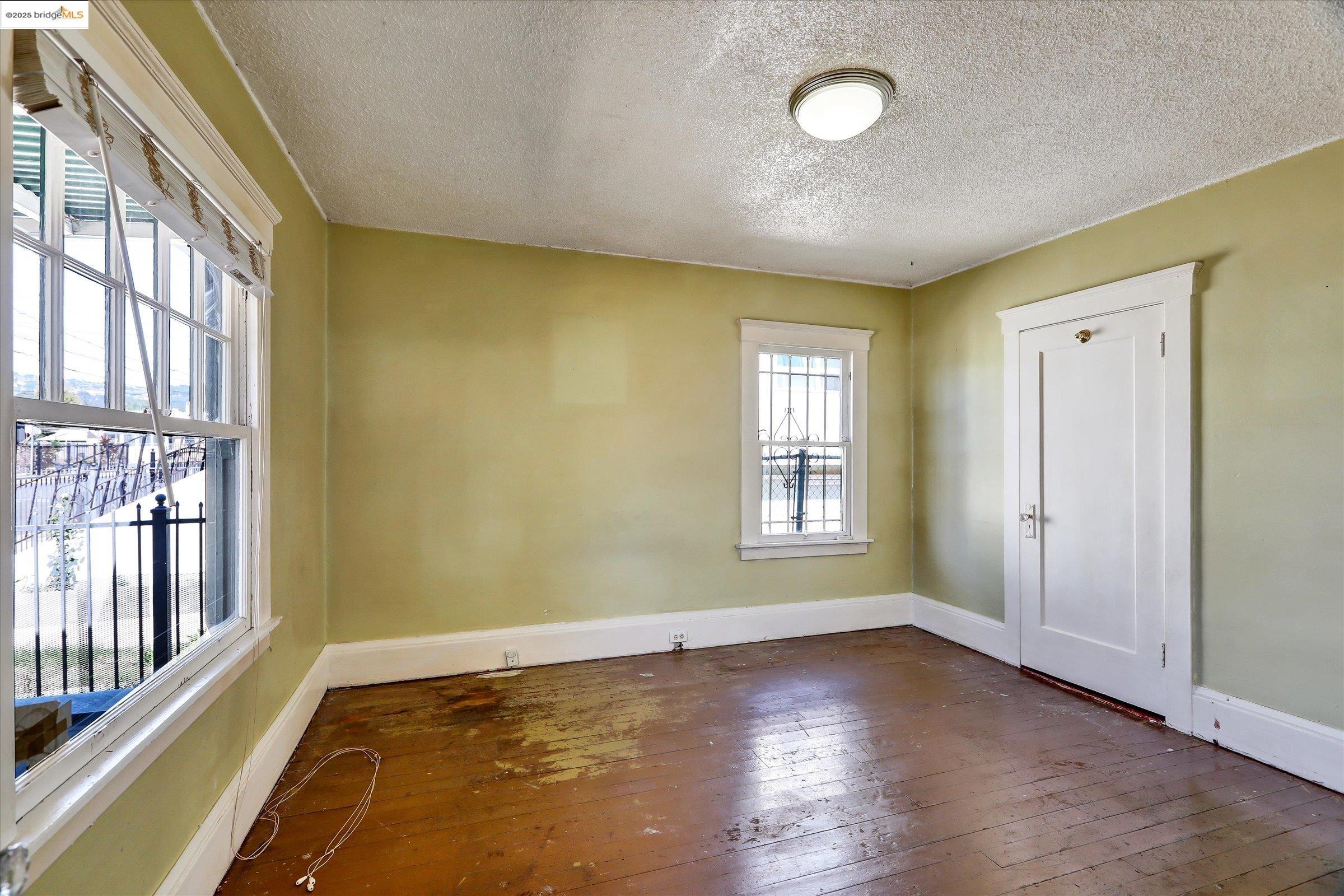 Detail Gallery Image 10 of 60 For 2506 61st Ave, Oakland,  CA 94605 - 2 Beds | 1 Baths