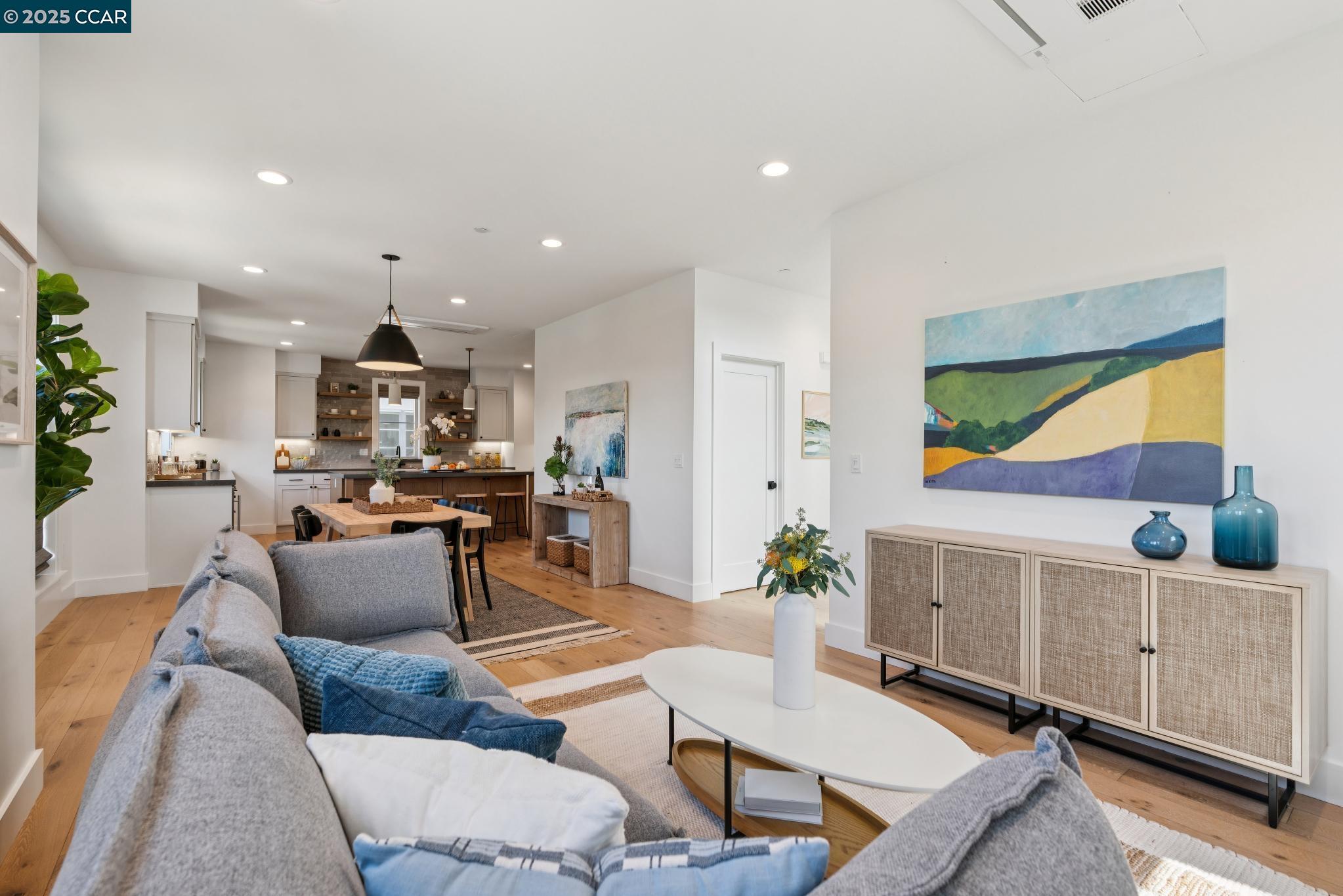 Detail Gallery Image 2 of 41 For 900 Brown Ave, Lafayette,  CA 94549 - 2 Beds | 2/1 Baths