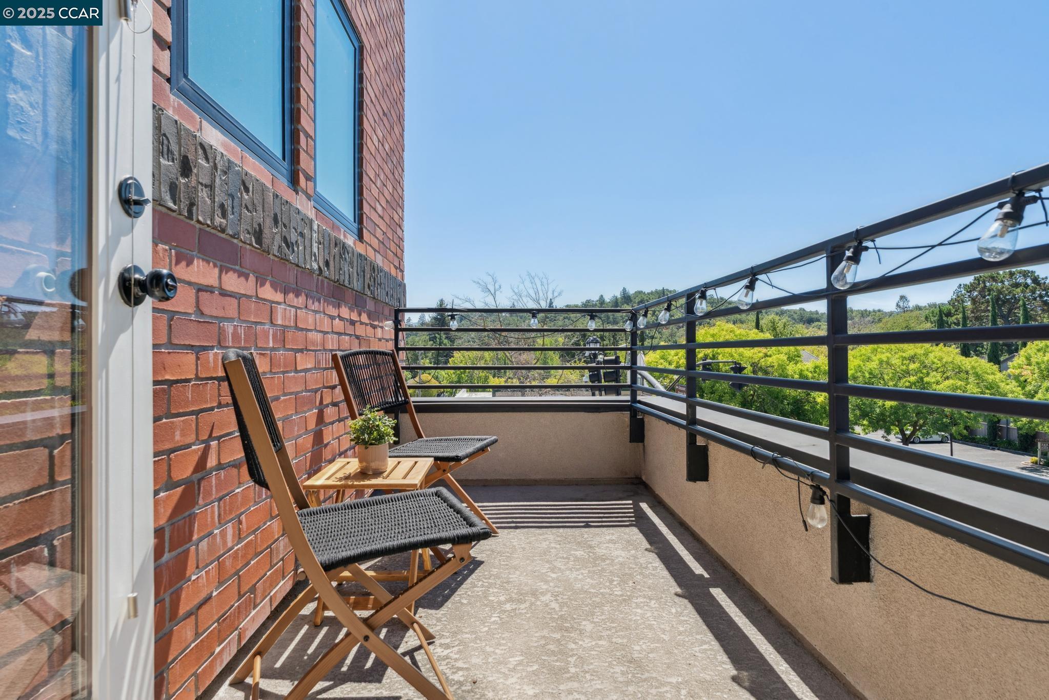Detail Gallery Image 16 of 41 For 900 Brown Ave, Lafayette,  CA 94549 - 2 Beds | 2/1 Baths