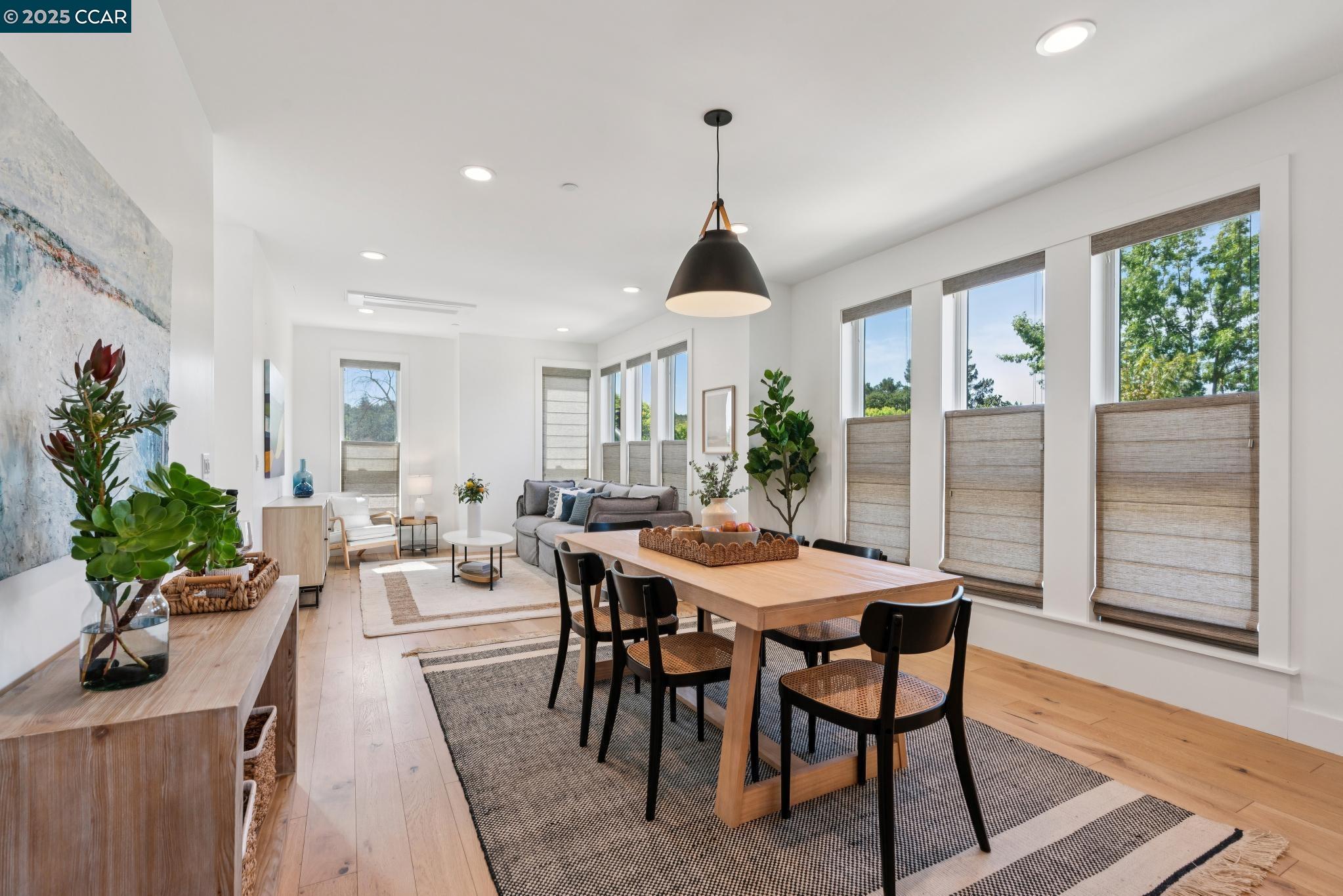 Detail Gallery Image 3 of 41 For 900 Brown Ave, Lafayette,  CA 94549 - 2 Beds | 2/1 Baths