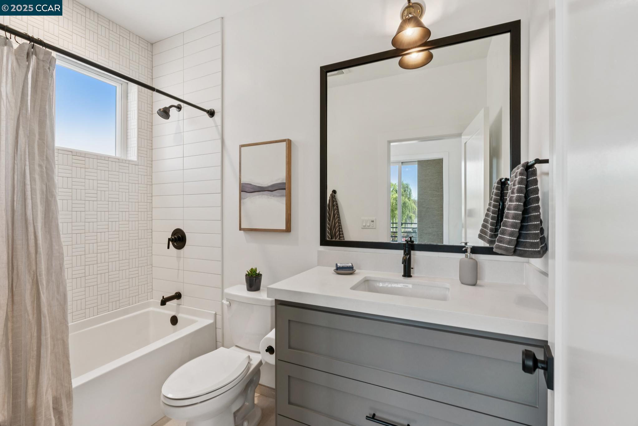 Detail Gallery Image 21 of 41 For 900 Brown Ave, Lafayette,  CA 94549 - 2 Beds | 2/1 Baths