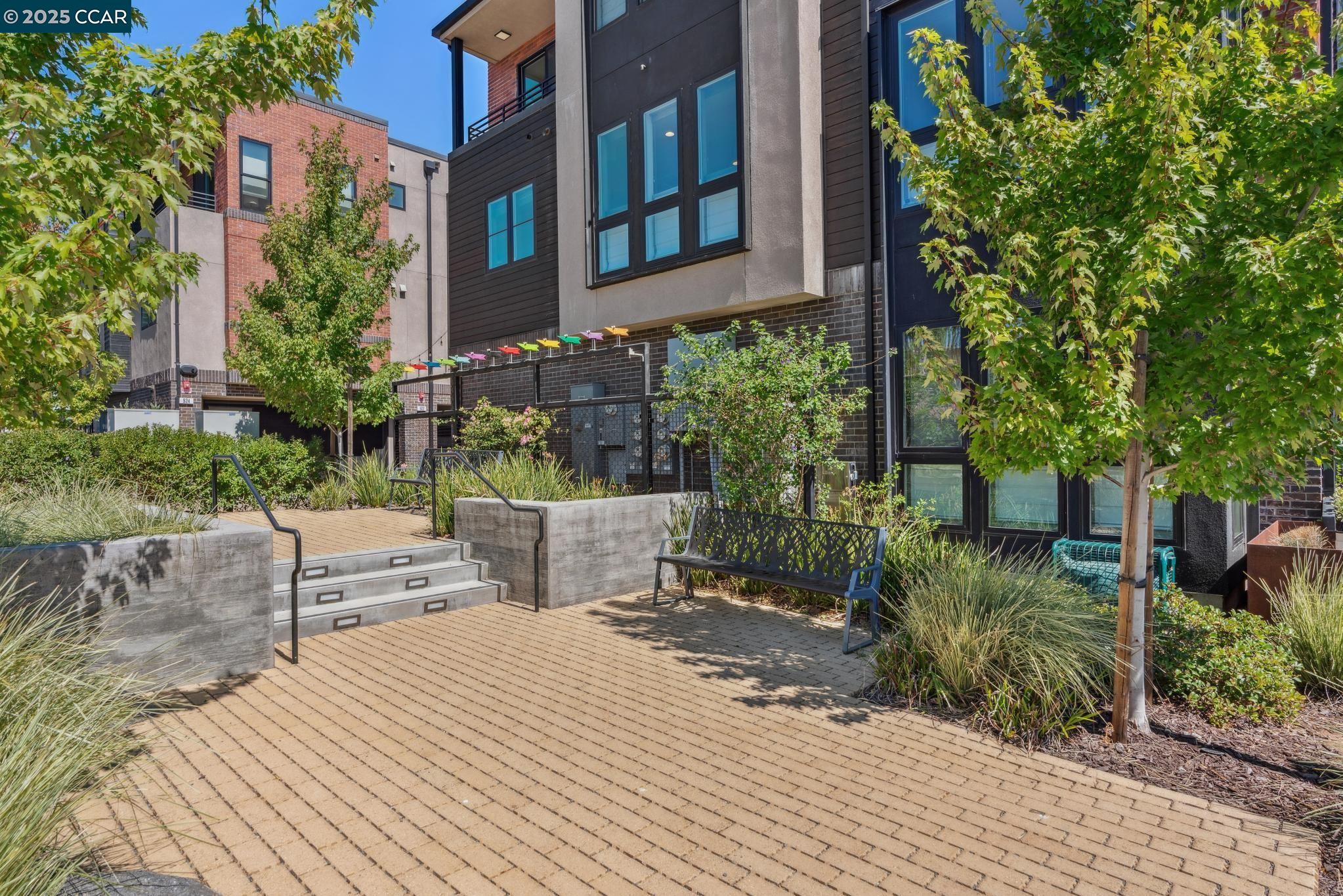 Detail Gallery Image 36 of 41 For 900 Brown Ave, Lafayette,  CA 94549 - 2 Beds | 2/1 Baths