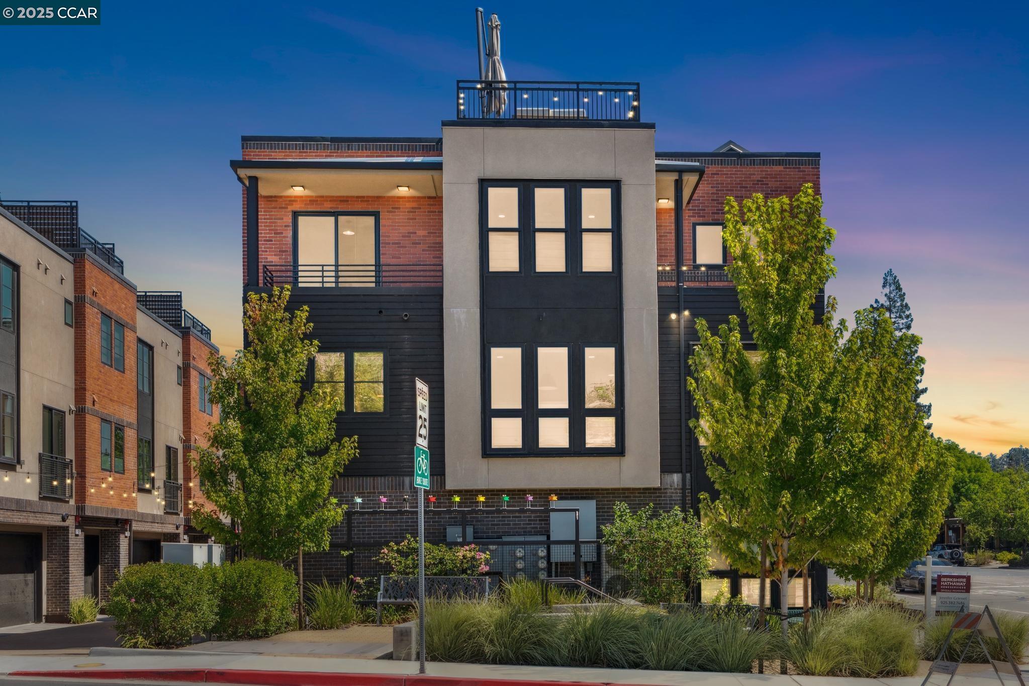 Detail Gallery Image 40 of 41 For 900 Brown Ave, Lafayette,  CA 94549 - 2 Beds | 2/1 Baths