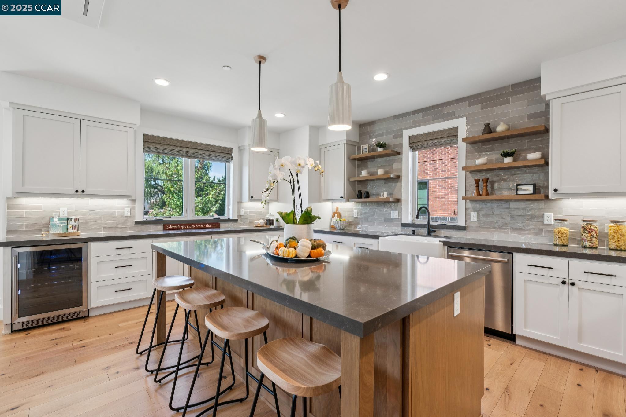 Detail Gallery Image 5 of 41 For 900 Brown Ave, Lafayette,  CA 94549 - 2 Beds | 2/1 Baths