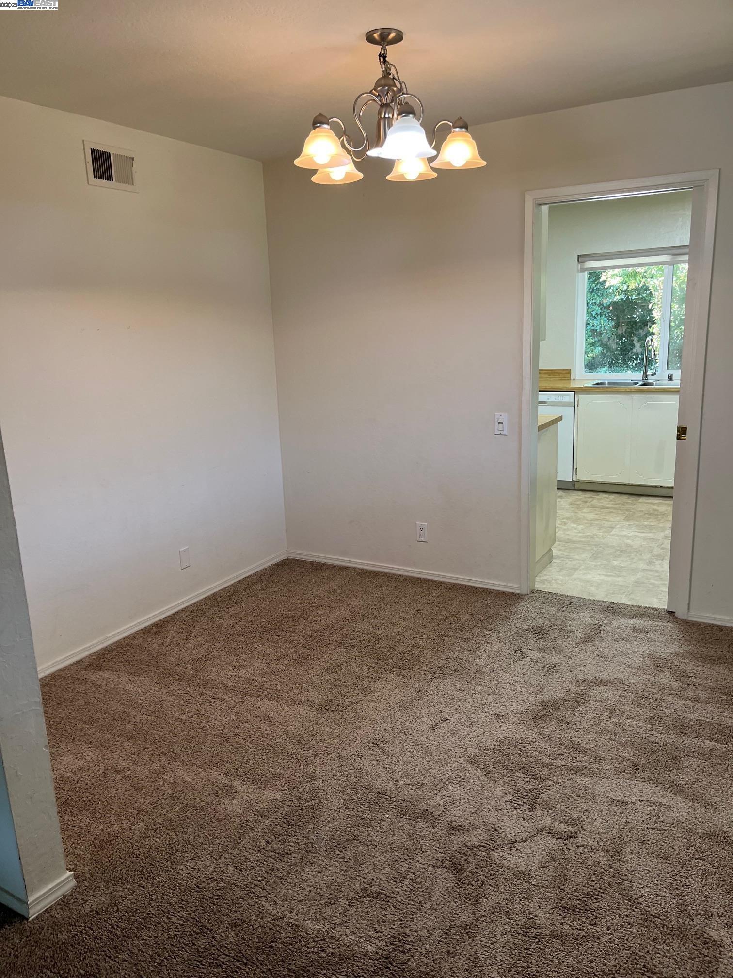 Detail Gallery Image 5 of 24 For 4205 Mairmont Dr, Pleasanton,  CA 94566 - 4 Beds | 2 Baths