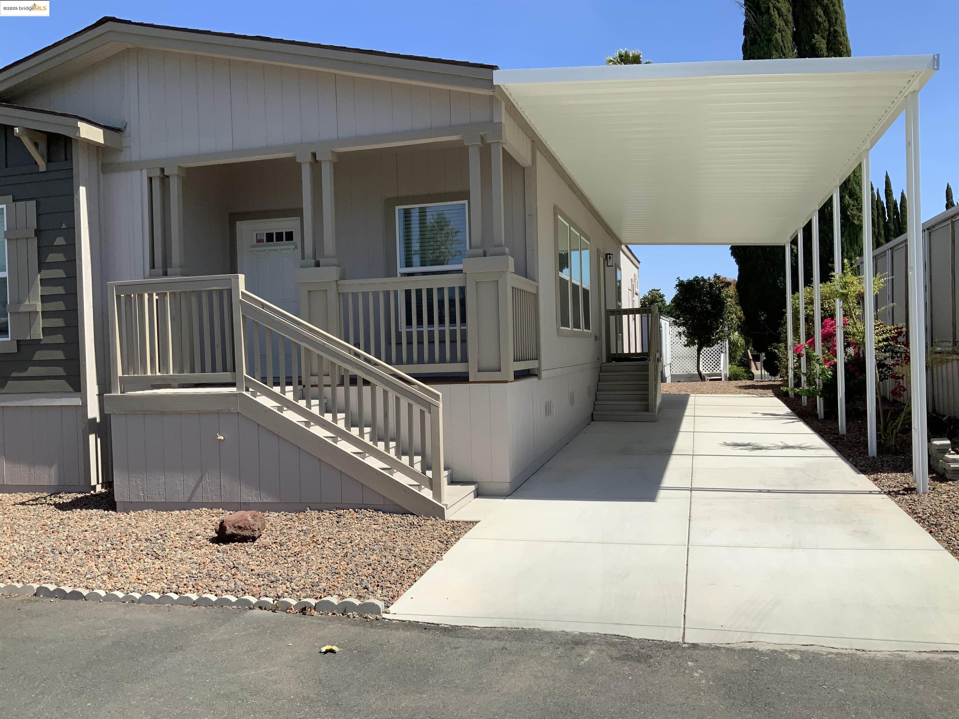 Detail Gallery Image 2 of 23 For 77 Hilo Dr., Pittsburg,  CA 94565-0000 - 3 Beds | 2 Baths