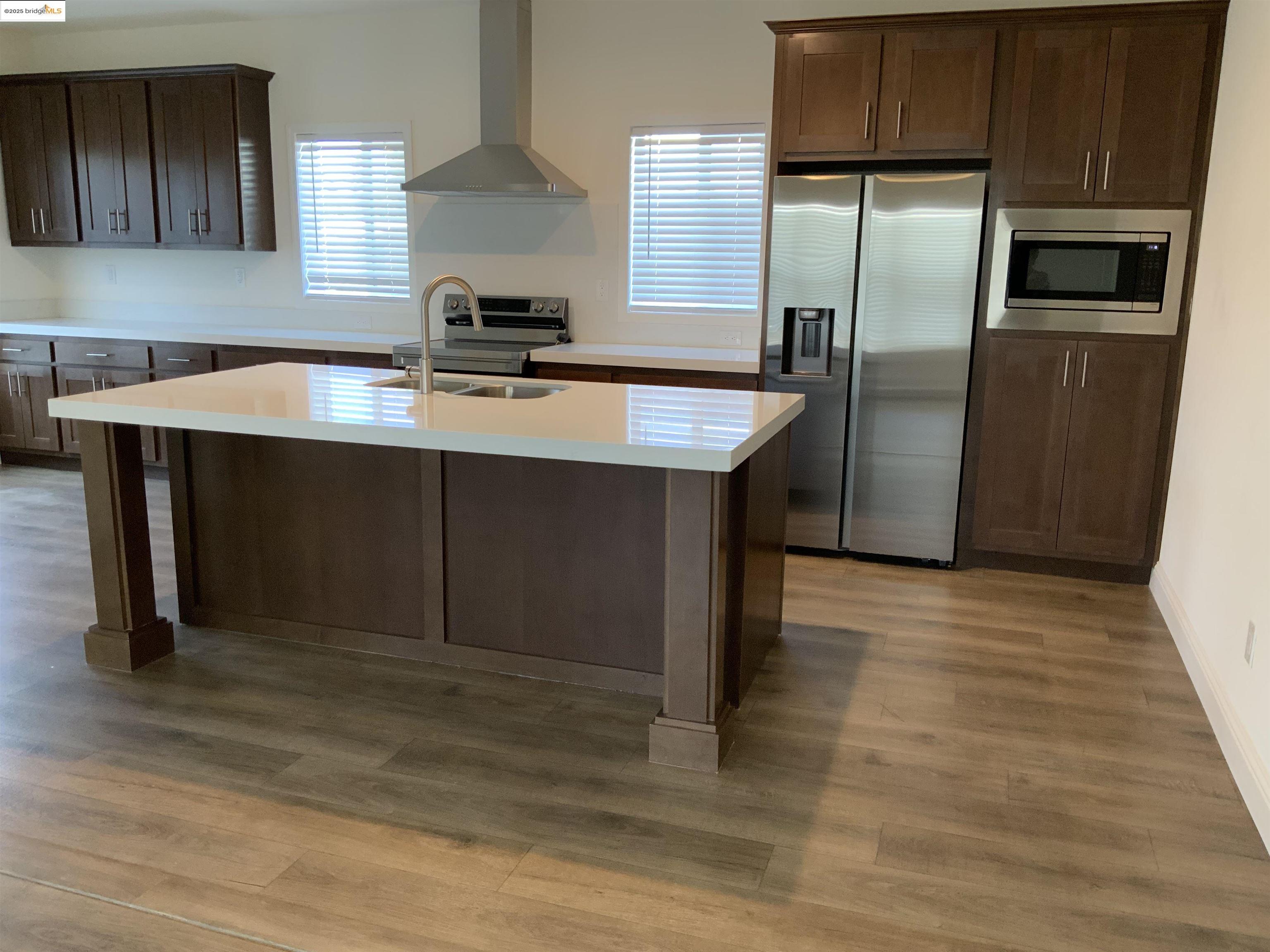Detail Gallery Image 6 of 23 For 77 Hilo Dr., Pittsburg,  CA 94565-0000 - 3 Beds | 2 Baths
