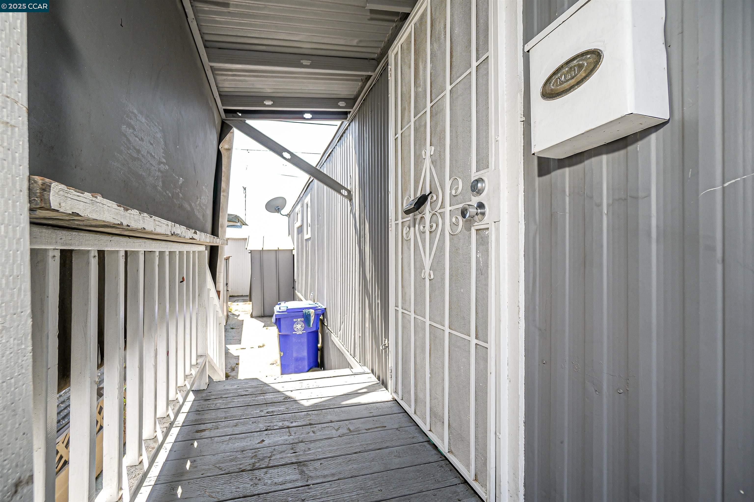 Detail Gallery Image 4 of 26 For 1153 Rumrill Blvd #17,  San Pablo,  CA 94806 - 2 Beds | 1 Baths