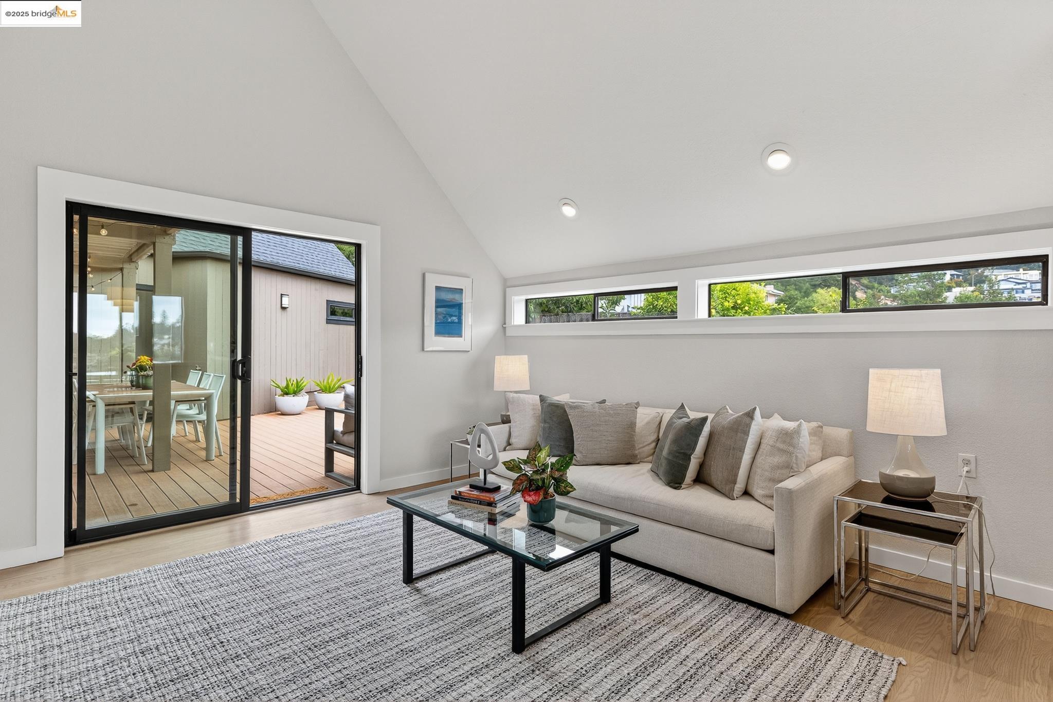 Detail Gallery Image 26 of 60 For 6475 Swainland Rd, Oakland,  CA 94611 - 3 Beds | 3 Baths