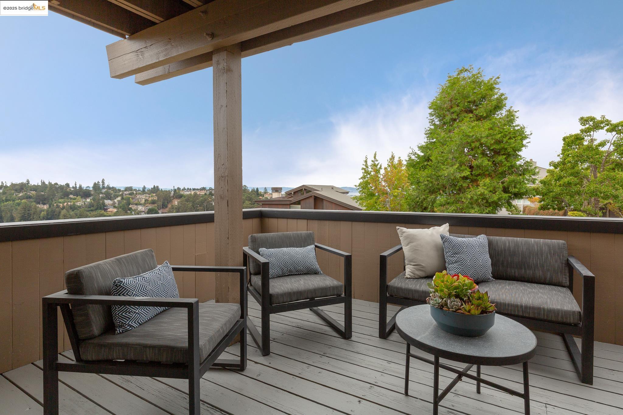 Detail Gallery Image 51 of 60 For 6475 Swainland Rd, Oakland,  CA 94611 - 3 Beds | 3 Baths