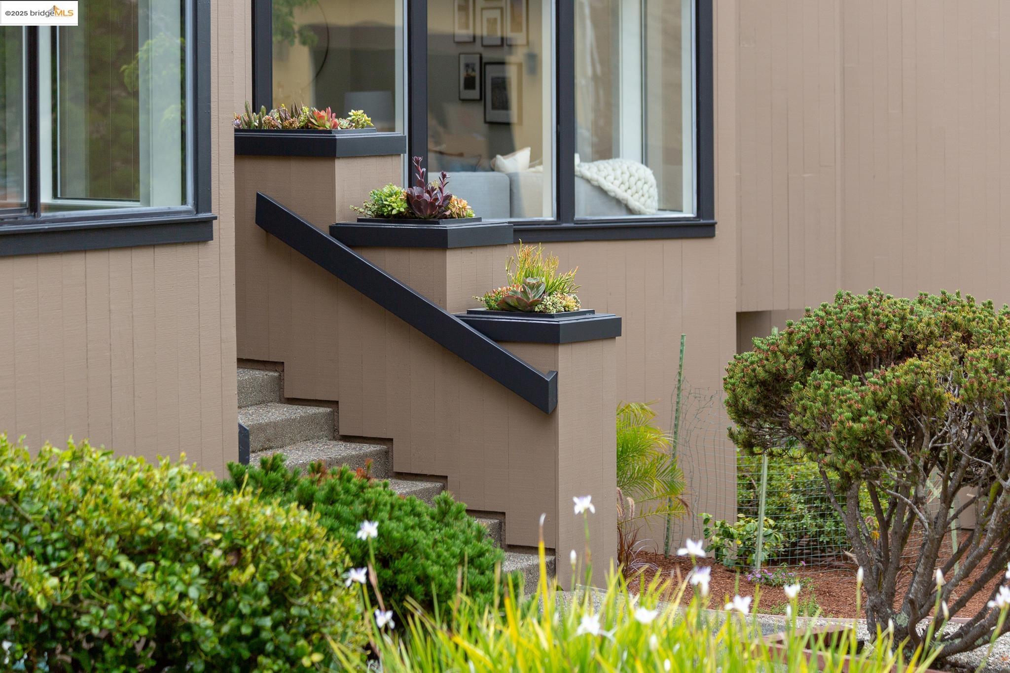 Detail Gallery Image 59 of 60 For 6475 Swainland Rd, Oakland,  CA 94611 - 3 Beds | 3 Baths